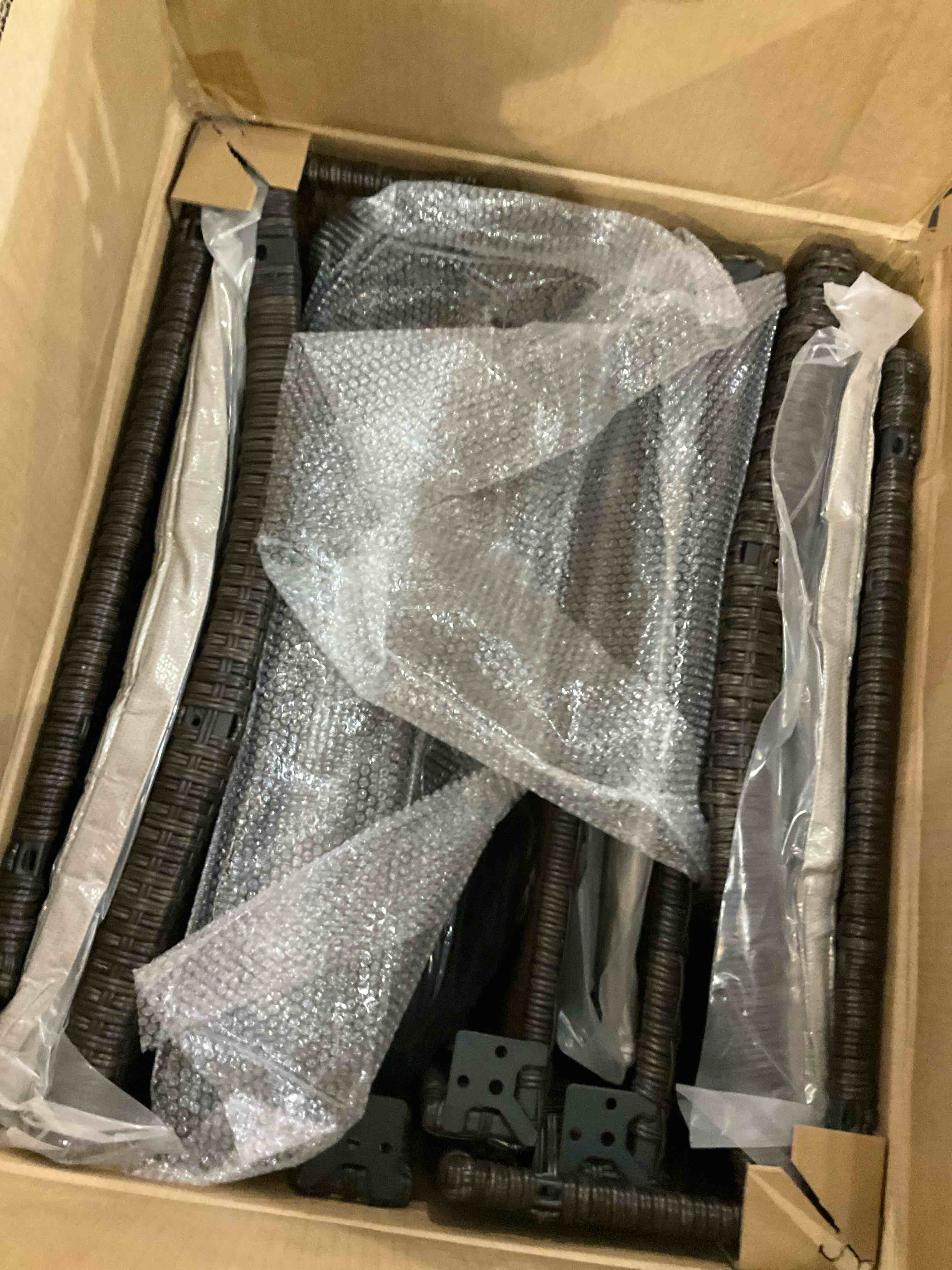 https://s3.amazonaws.com/lotting-images-prod/bidfta/TEA2363226_1750767130801.jpeg