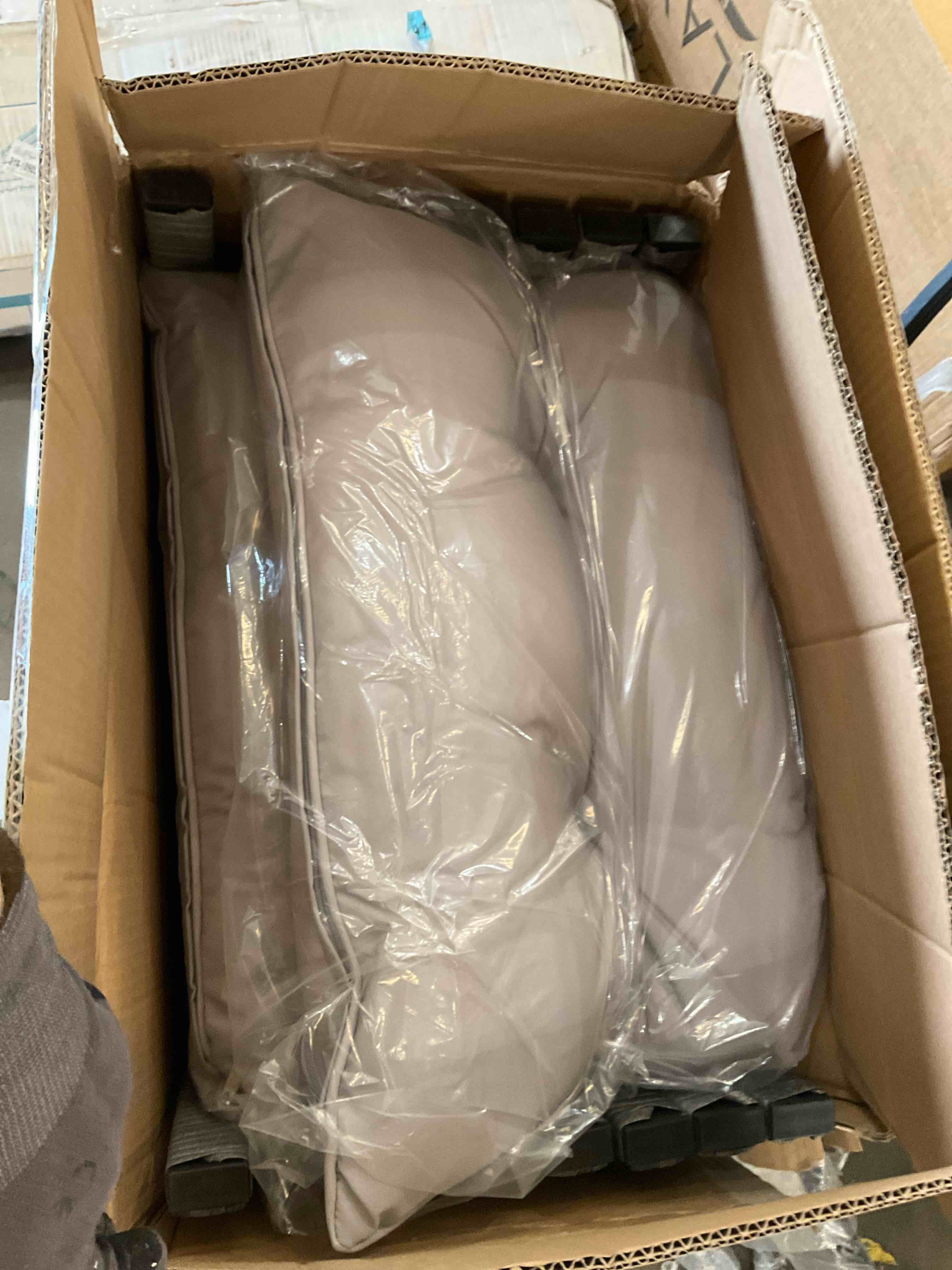 https://s3.amazonaws.com/lotting-images-prod/bidfta/TEA2363330_1750791119031.jpeg