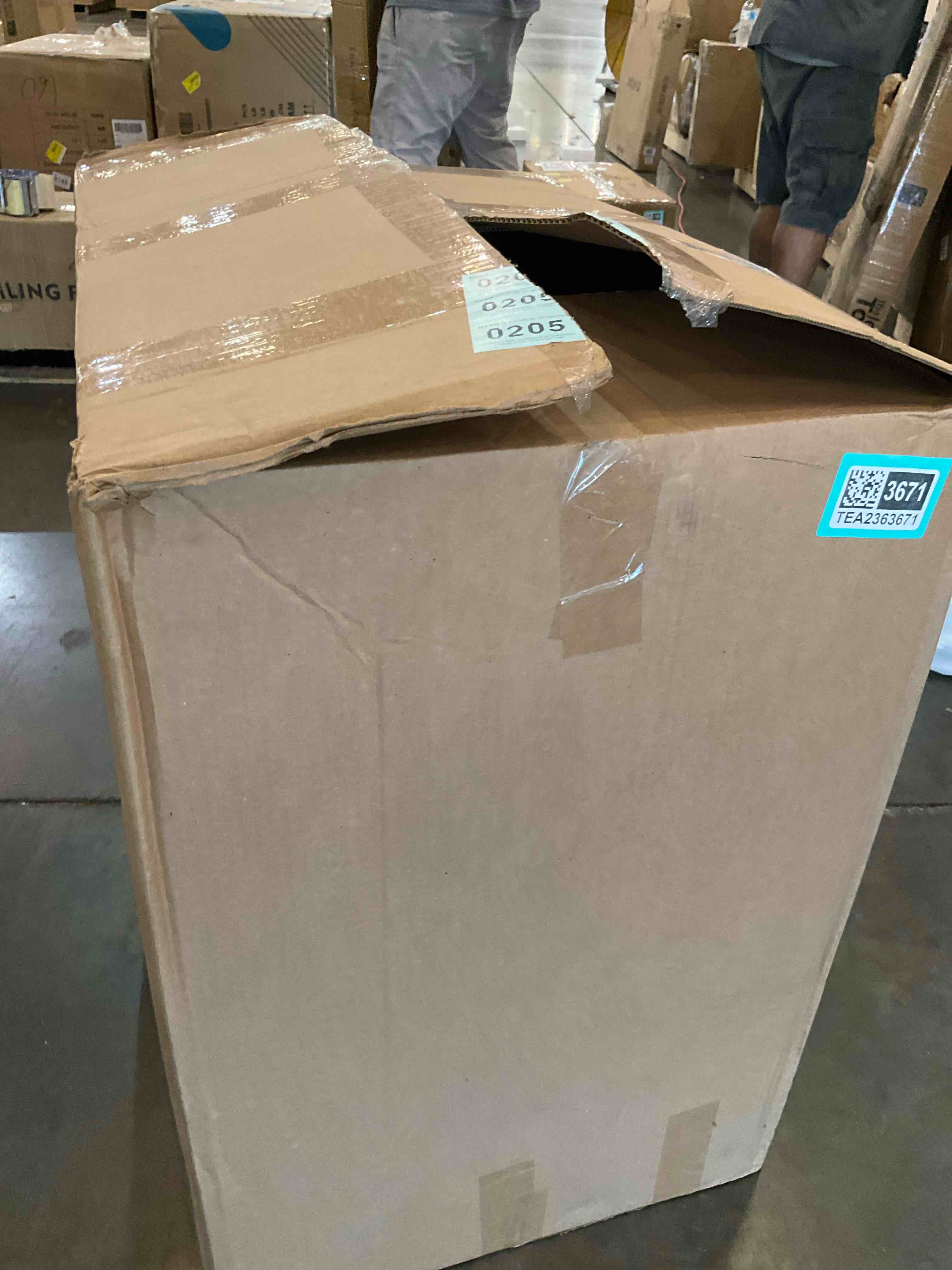 https://s3.amazonaws.com/lotting-images-prod/bidfta/TEA2363671_1750861325750.jpeg
