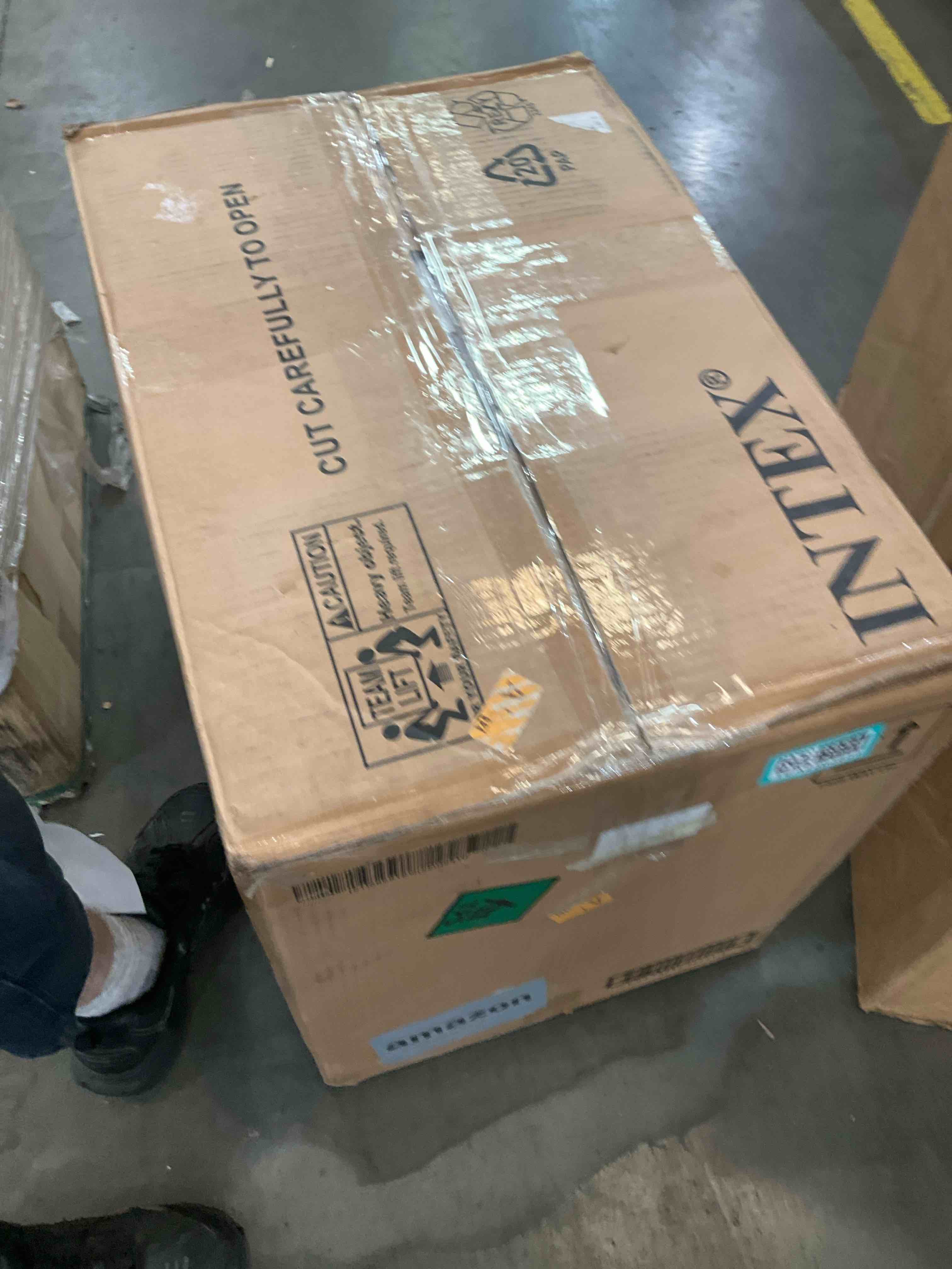 https://s3.amazonaws.com/lotting-images-prod/bidfta/TEA2363854_1750957226200.jpeg
