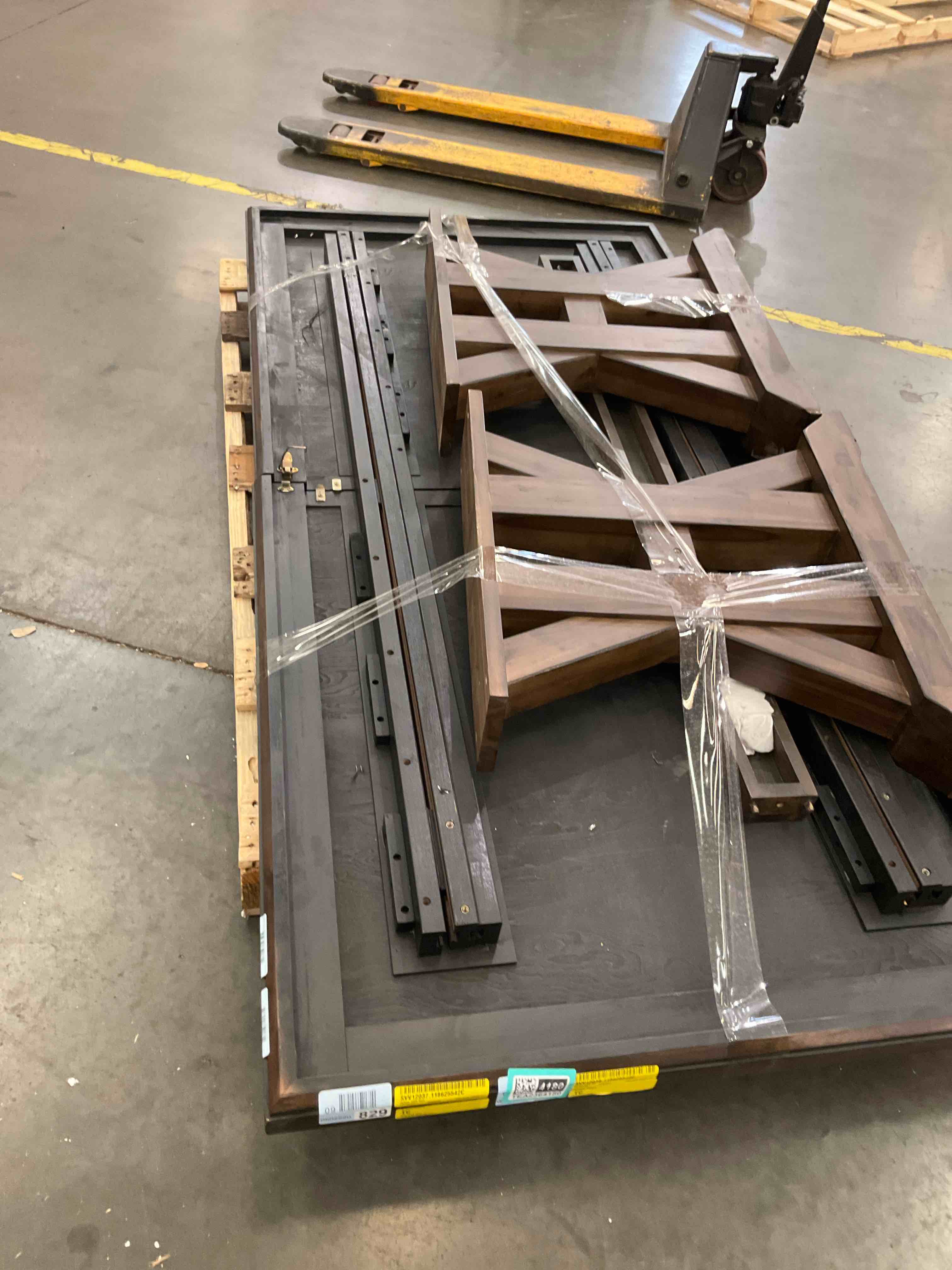 auburn hard wood table 