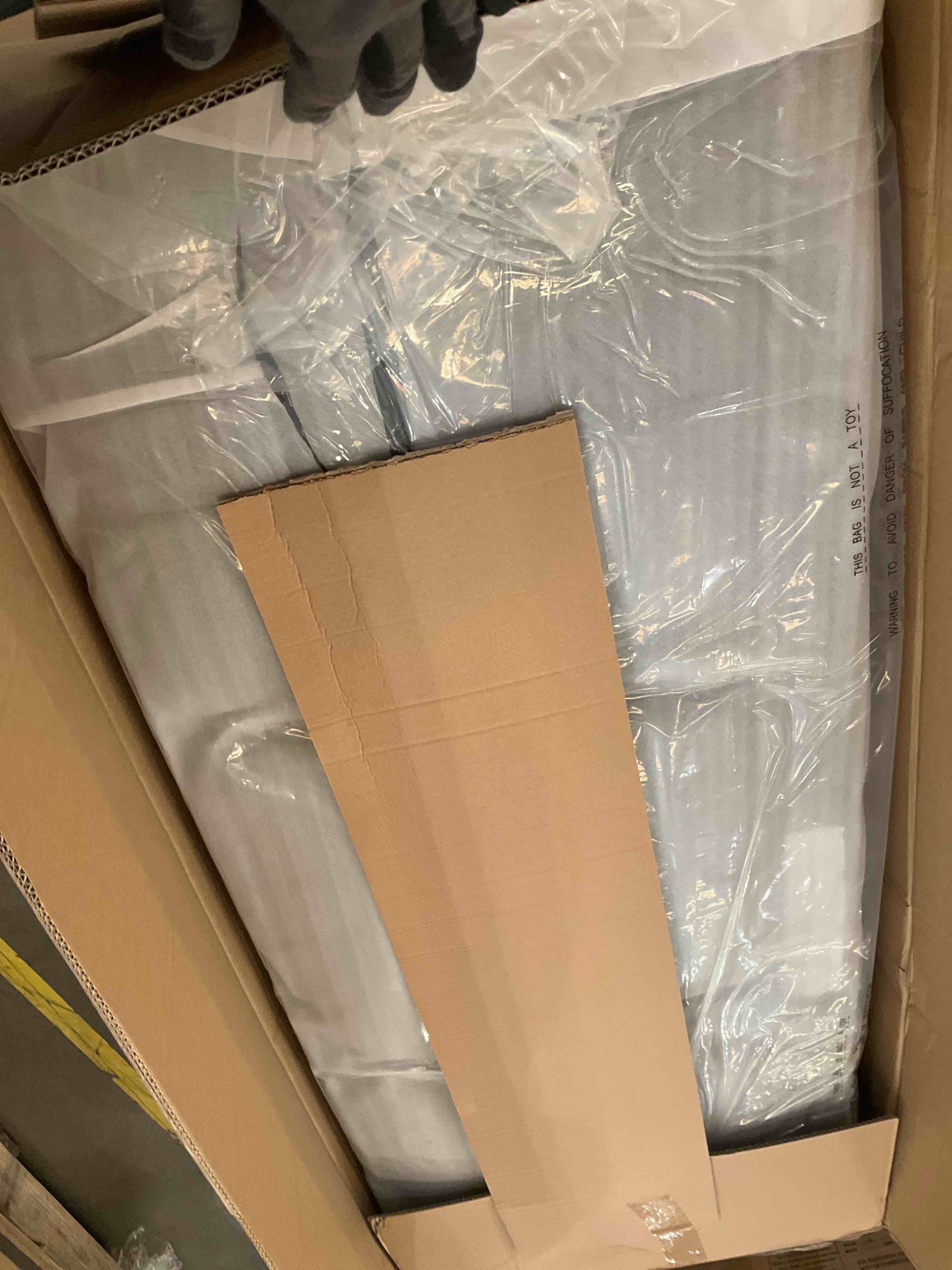 https://s3.amazonaws.com/lotting-images-prod/bidfta/TEA2364206_1751304755692.jpeg