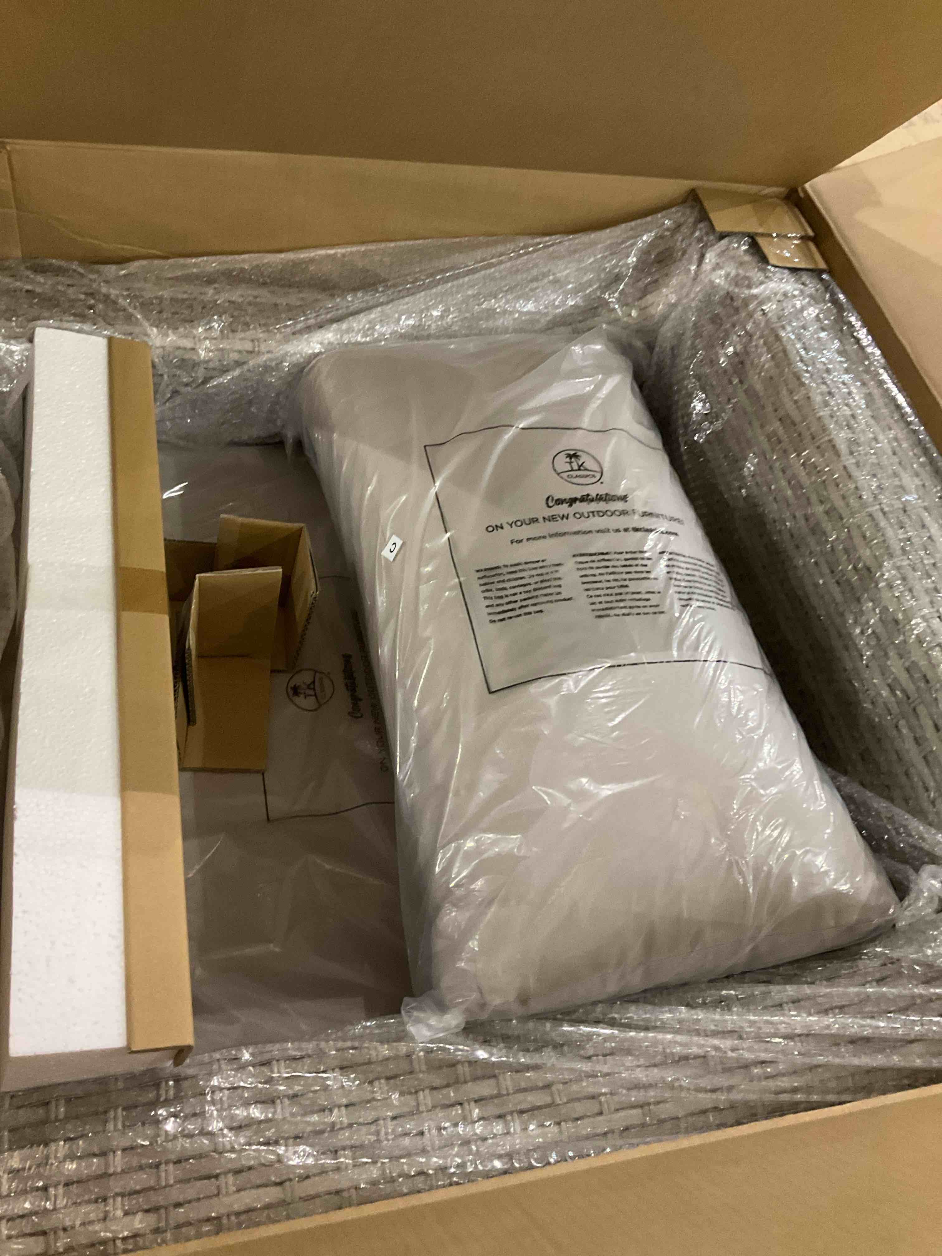 https://s3.amazonaws.com/lotting-images-prod/bidfta/TEA2364250_1751370296384.jpeg
