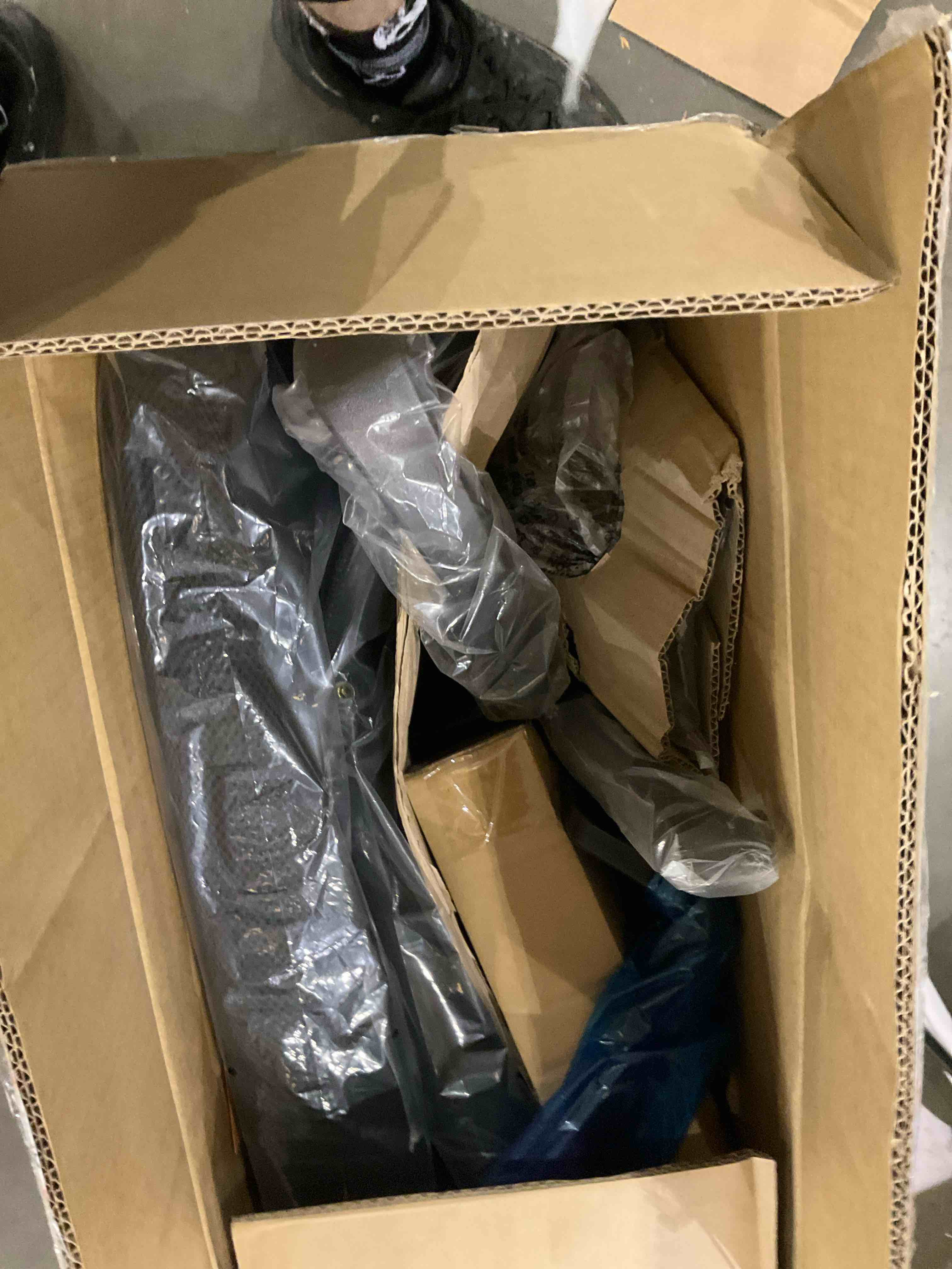 https://s3.amazonaws.com/lotting-images-prod/bidfta/TEA2364265_1751372357405.jpeg