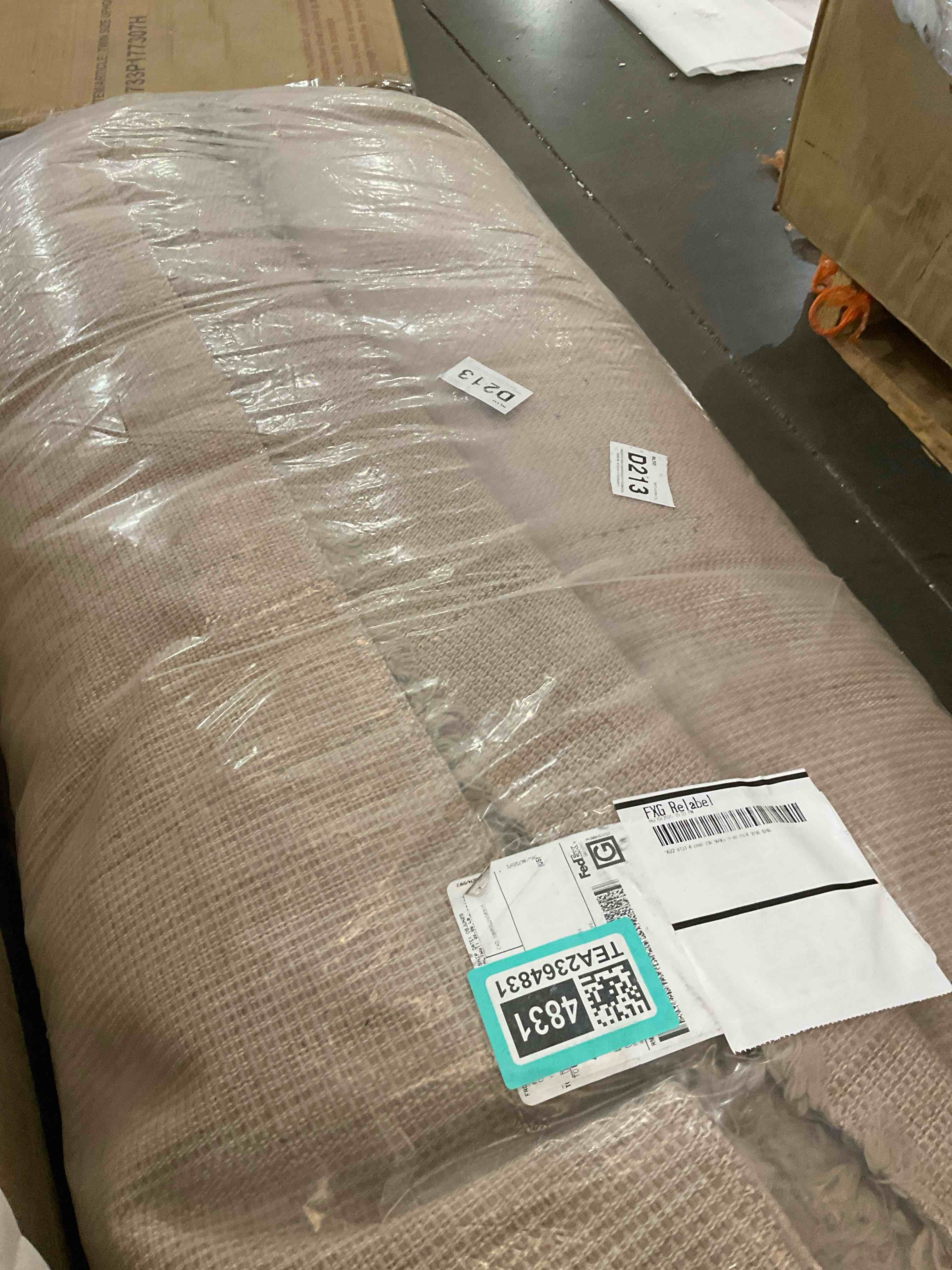 https://s3.amazonaws.com/lotting-images-prod/bidfta/TEA2364831_1751898664302.jpeg