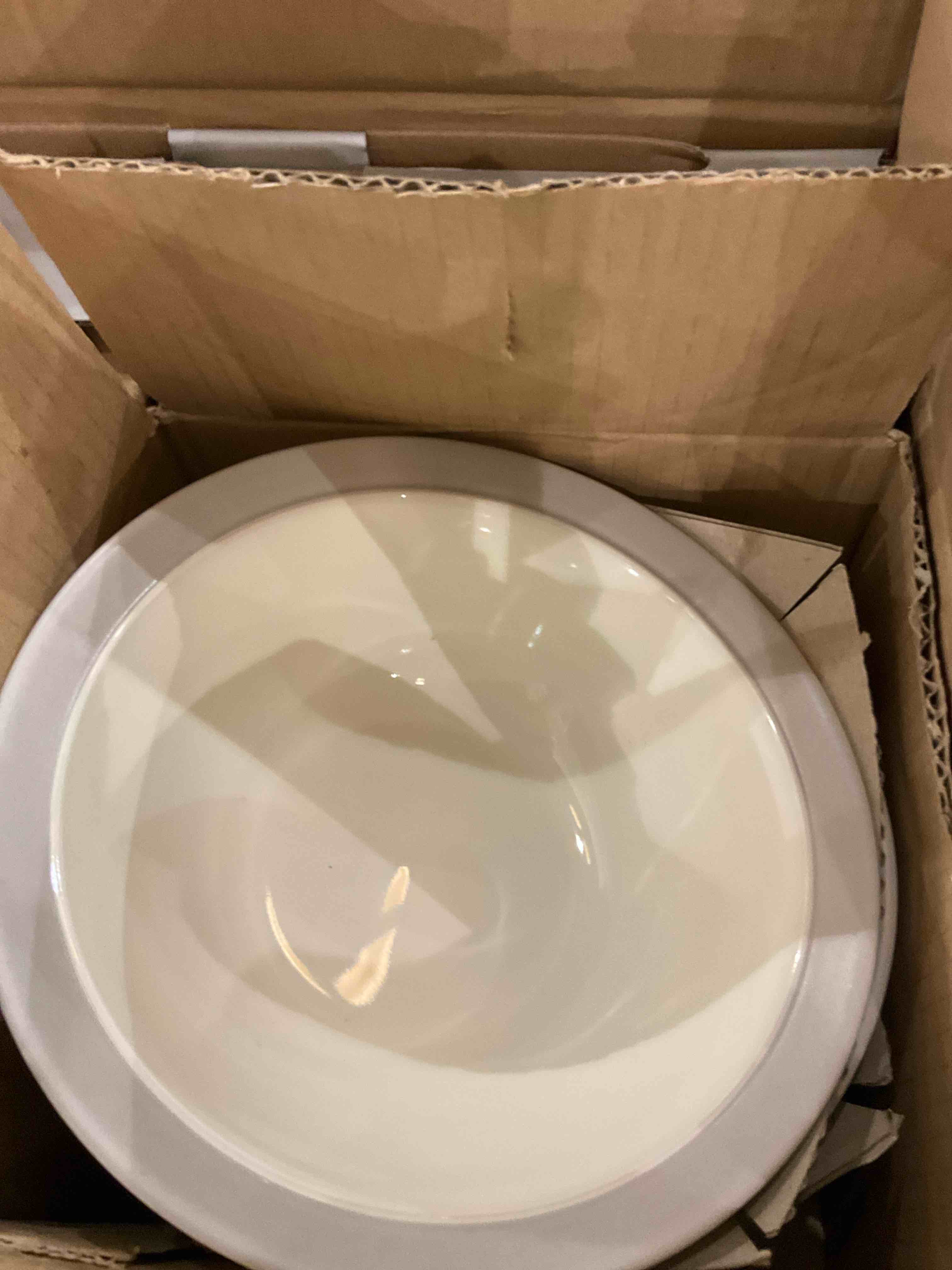 https://s3.amazonaws.com/lotting-images-prod/bidfta/TEA2365539_1750256810699.jpeg