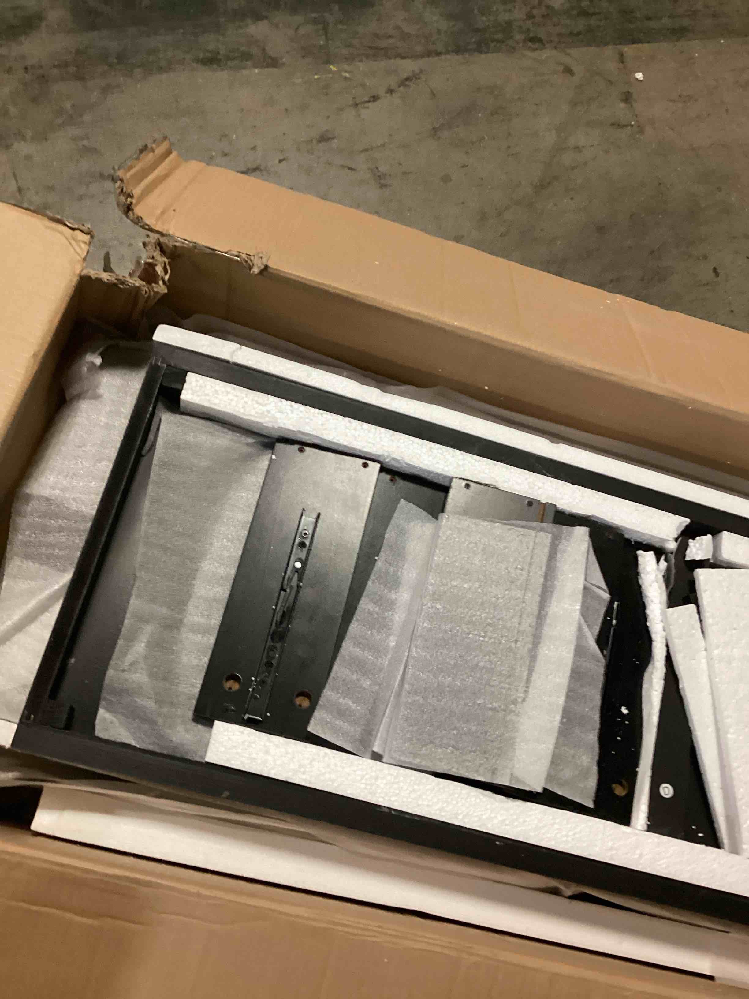https://s3.amazonaws.com/lotting-images-prod/bidfta/TEA2395616_1750333512832.jpeg