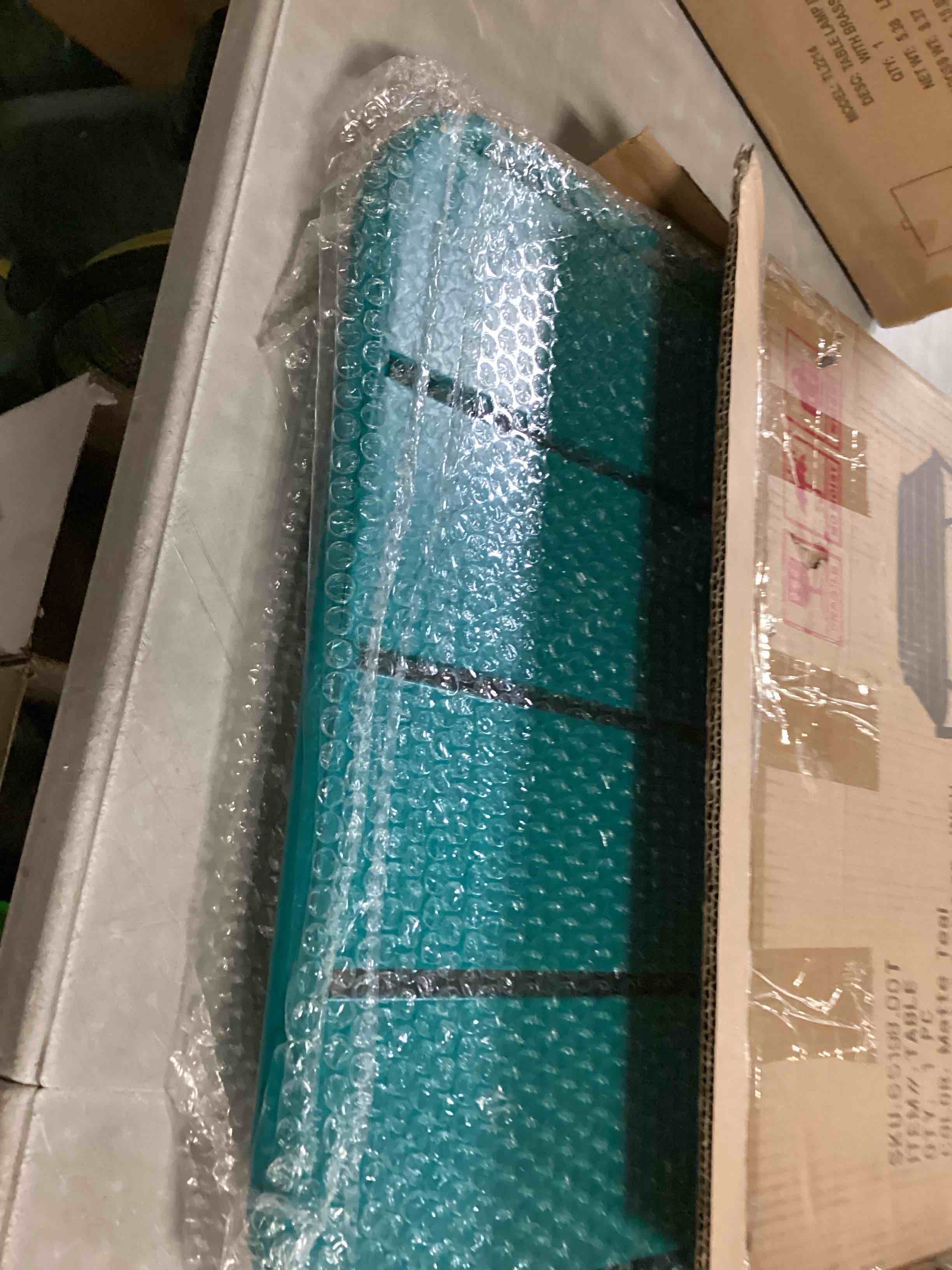 https://s3.amazonaws.com/lotting-images-prod/bidfta/TEA2395714_1750423732725.jpeg
