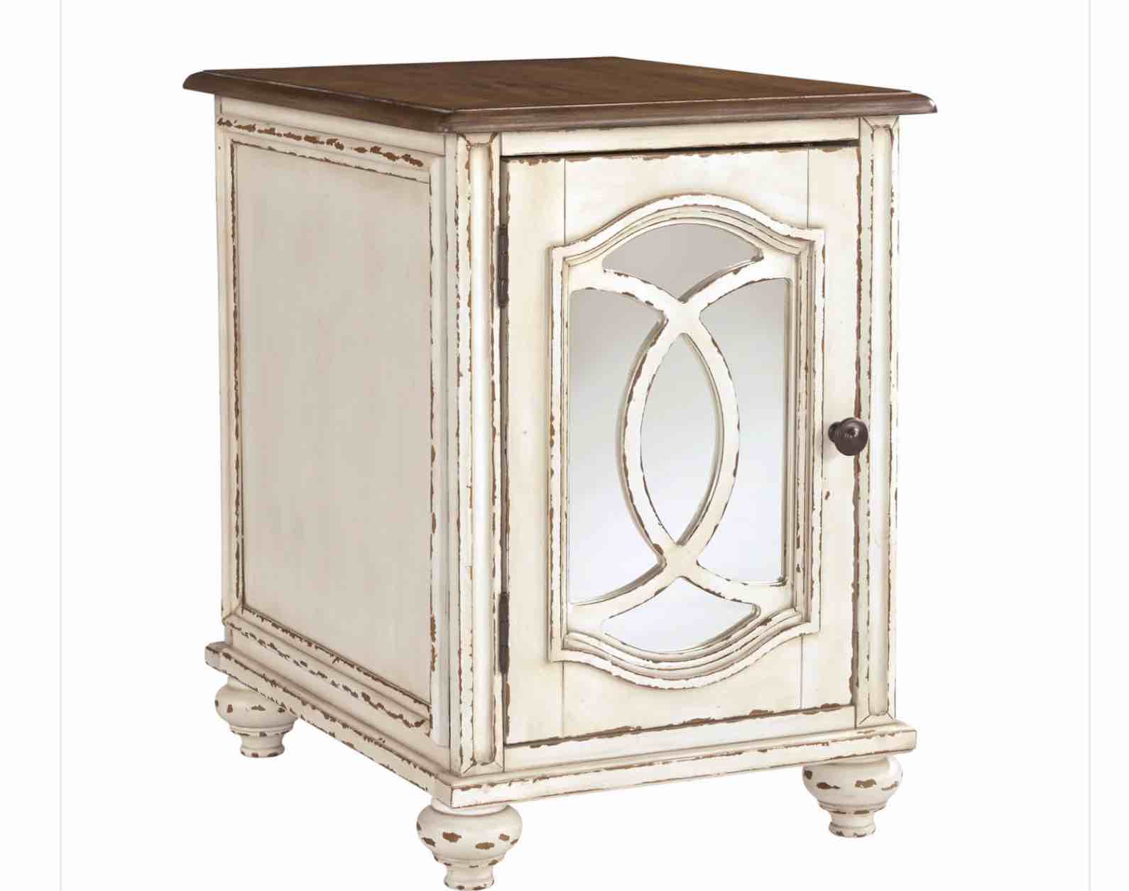 Signature Design by Ashley Realyn End Table T743-7