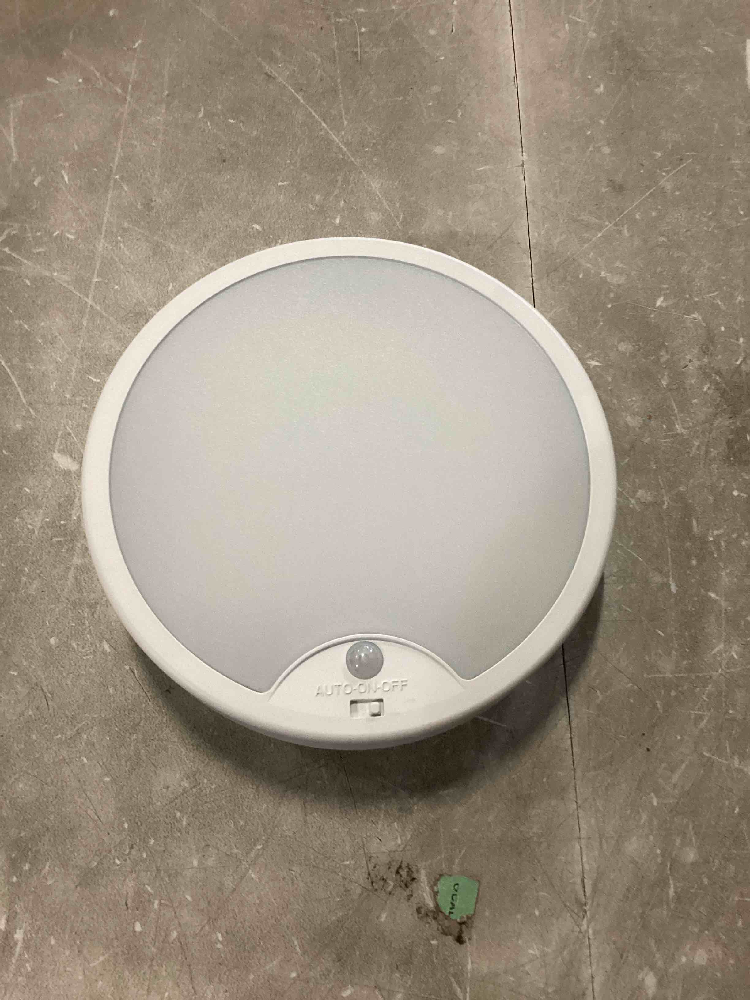 Project Source 1 -Light 7-in Matte White Integrated LED Flush Mount Light with Motion Sensor Item #5742514 | Model #CLLM7WW