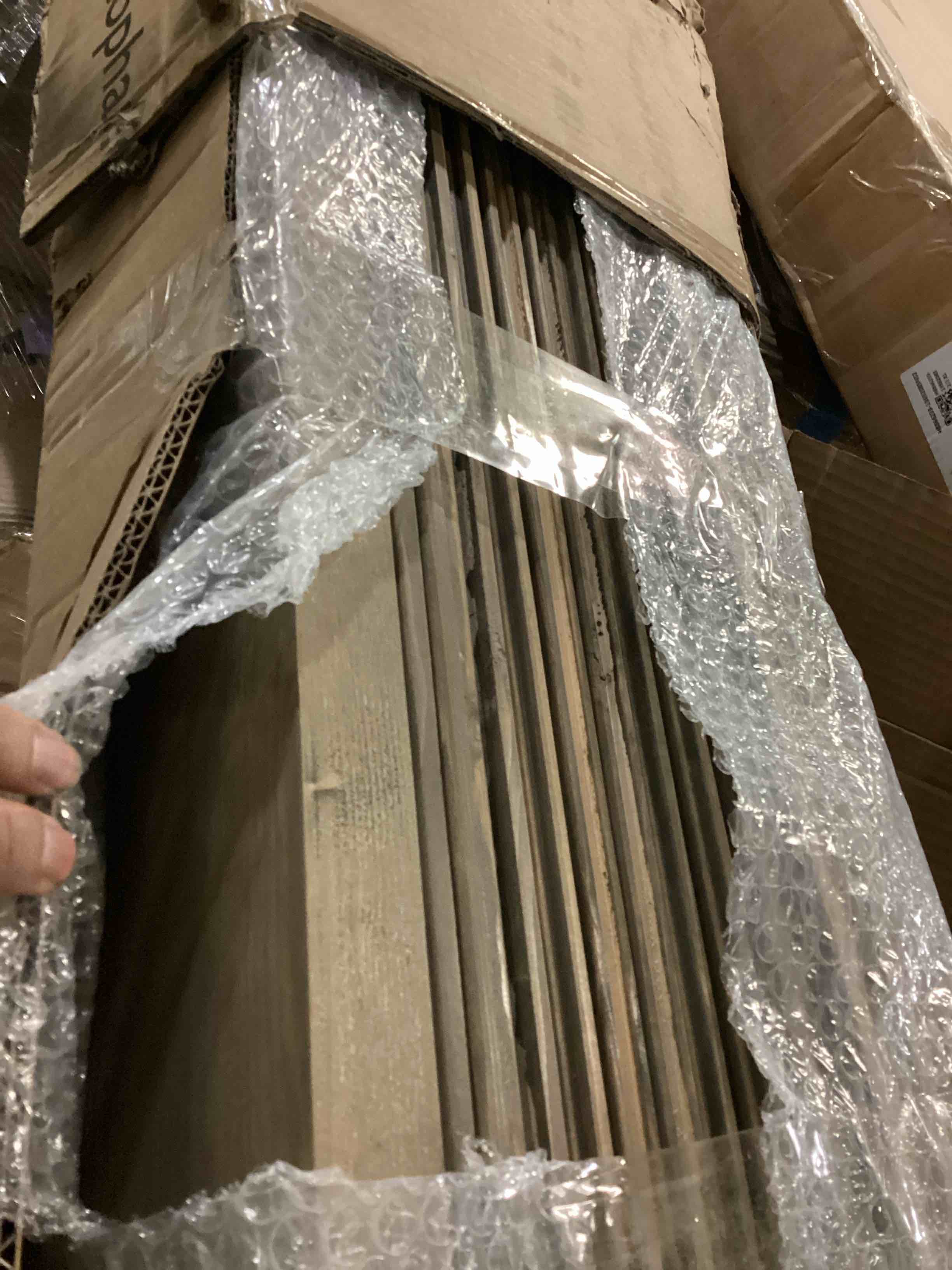 https://s3.amazonaws.com/lotting-images-prod/bidfta/TEA2406716_1750444168596.jpeg