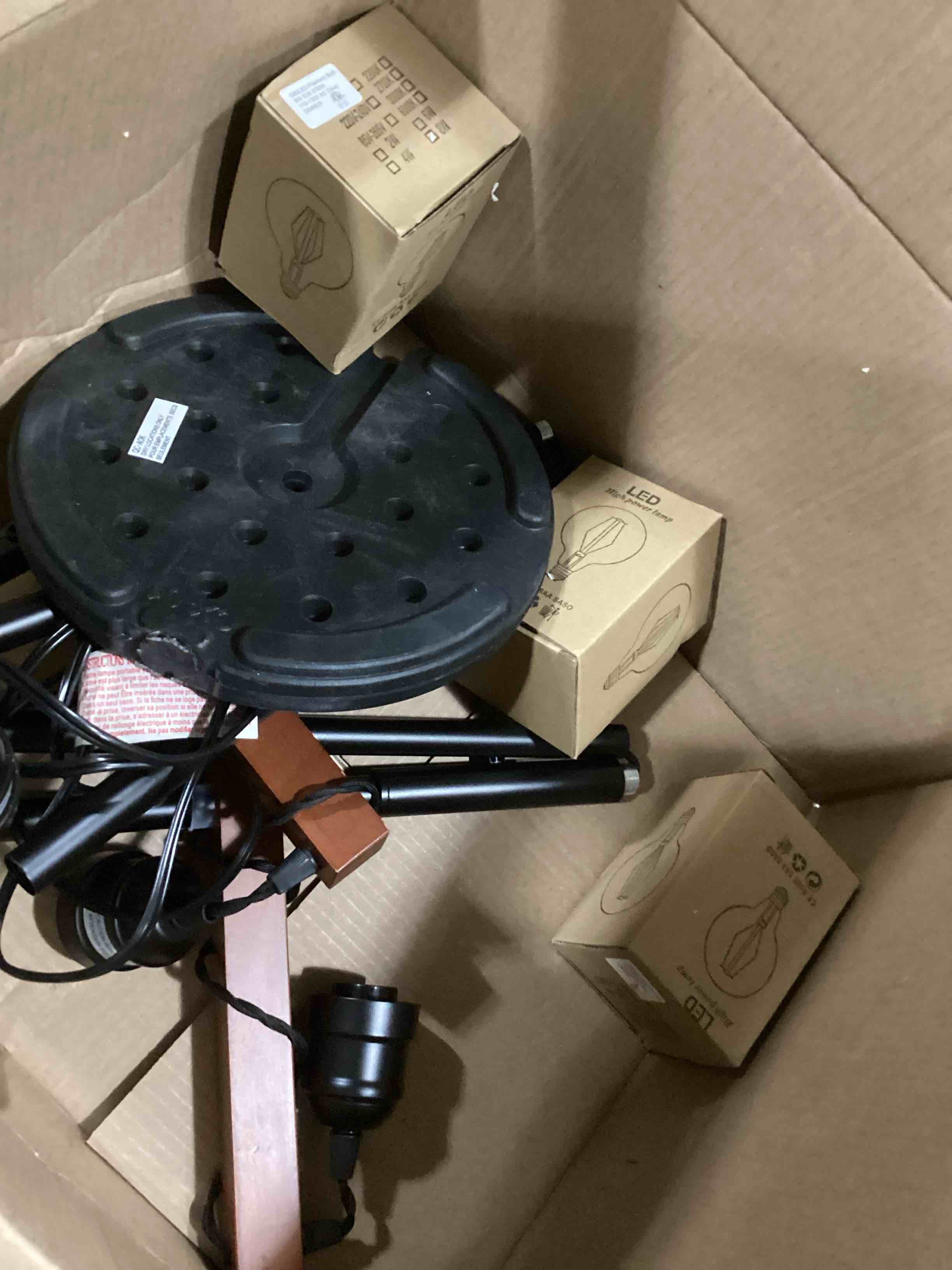 https://s3.amazonaws.com/lotting-images-prod/bidfta/TEA2410175_1745413653477.jpeg