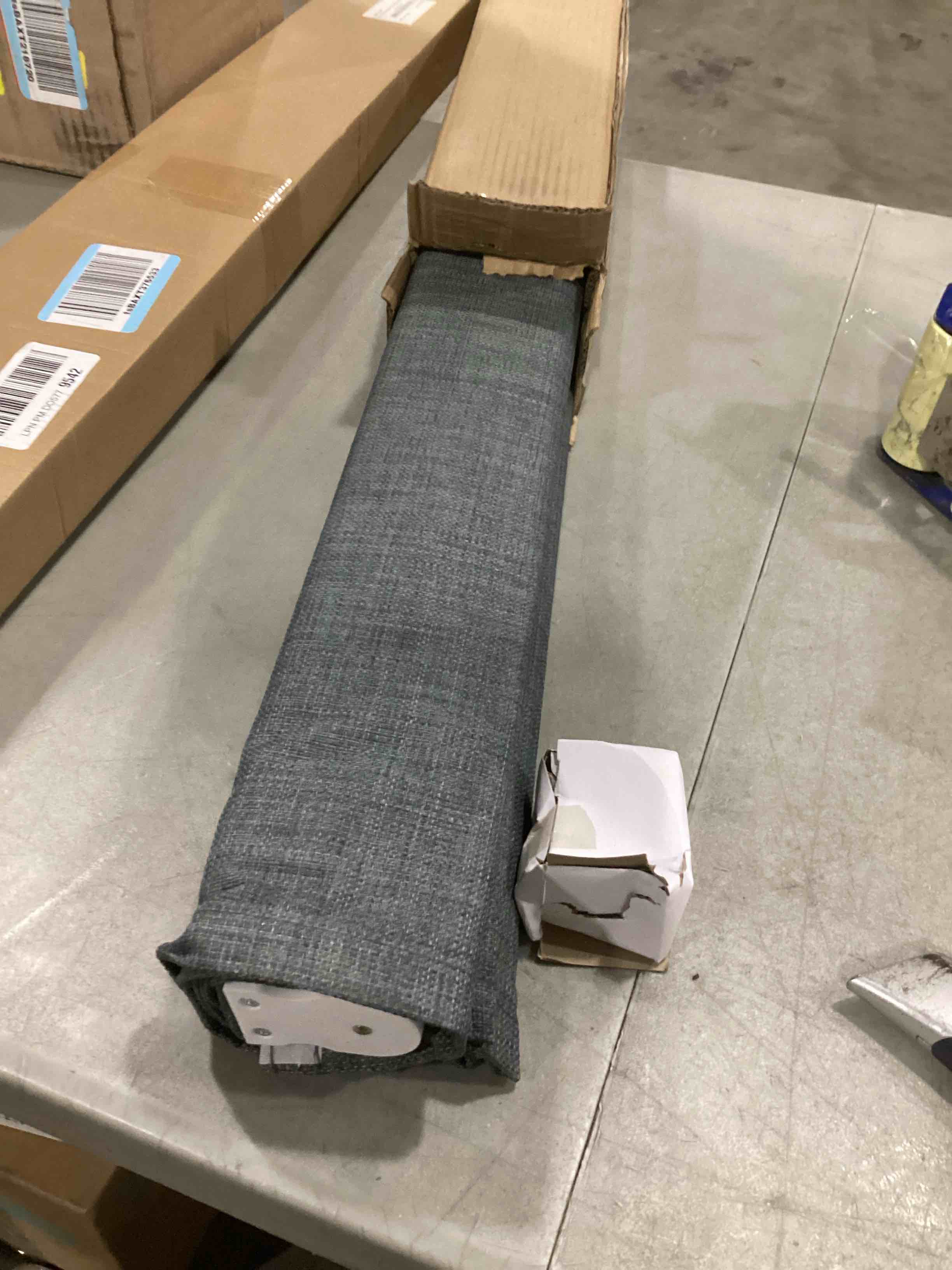 https://s3.amazonaws.com/lotting-images-prod/bidfta/TEA2410387_1745501038210.jpeg