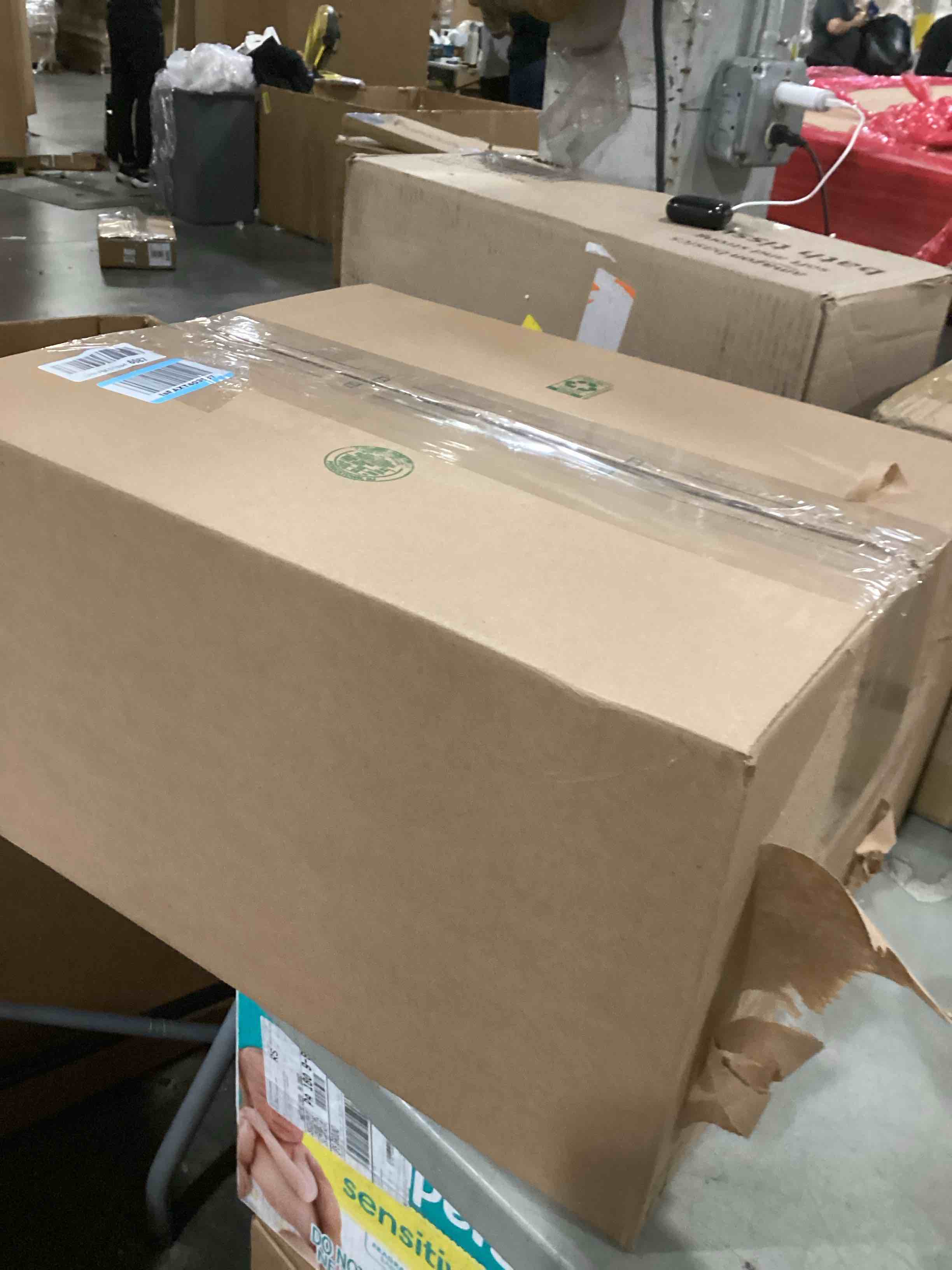 https://s3.amazonaws.com/lotting-images-prod/bidfta/TEA2410432_1745506196620.jpeg