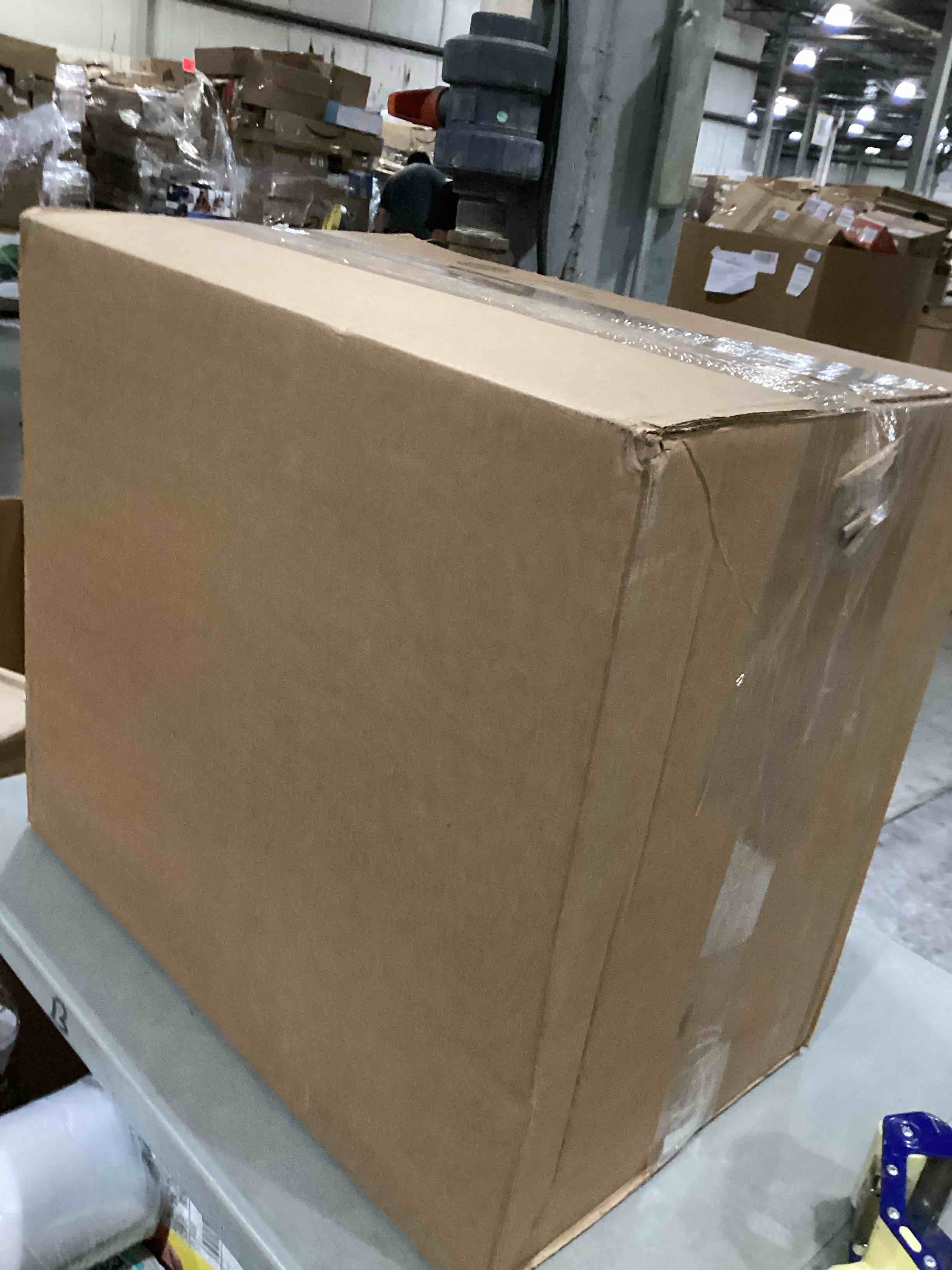 https://s3.amazonaws.com/lotting-images-prod/bidfta/TEA2410706_1745838434749.jpeg