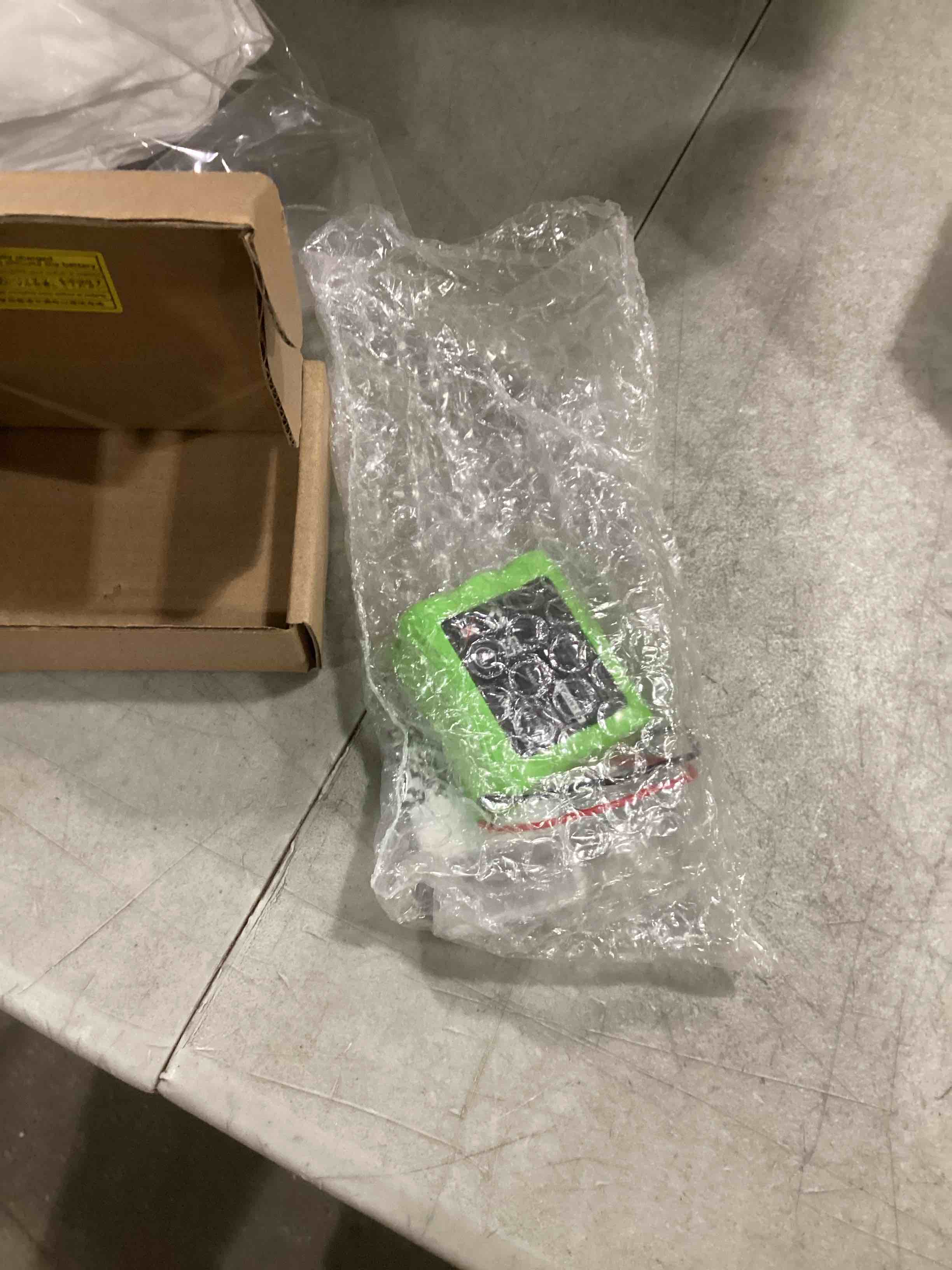 https://s3.amazonaws.com/lotting-images-prod/bidfta/TEA2410864_1745861546628.jpeg