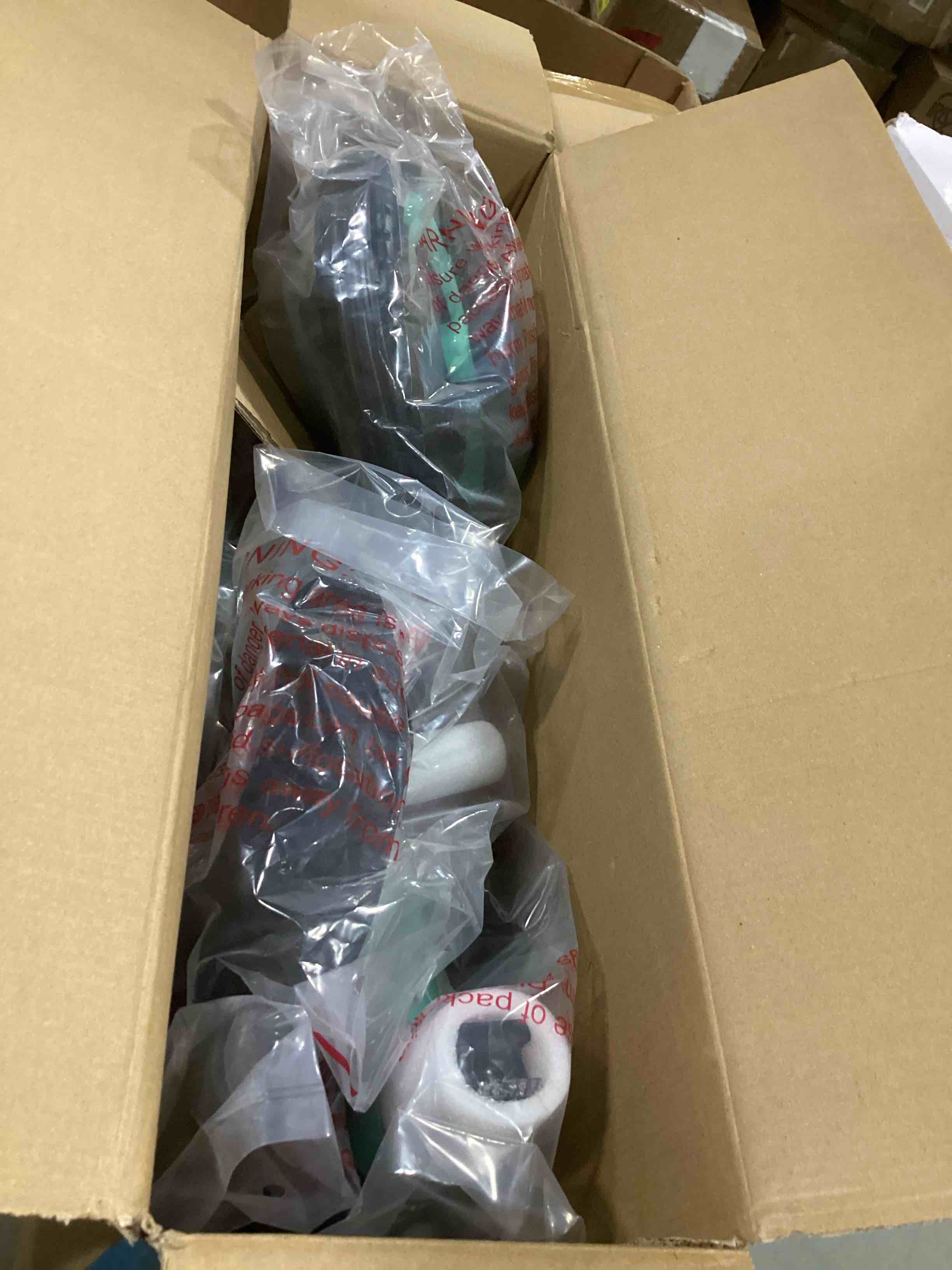 https://s3.amazonaws.com/lotting-images-prod/bidfta/TEA2410975_1745932361396.jpeg