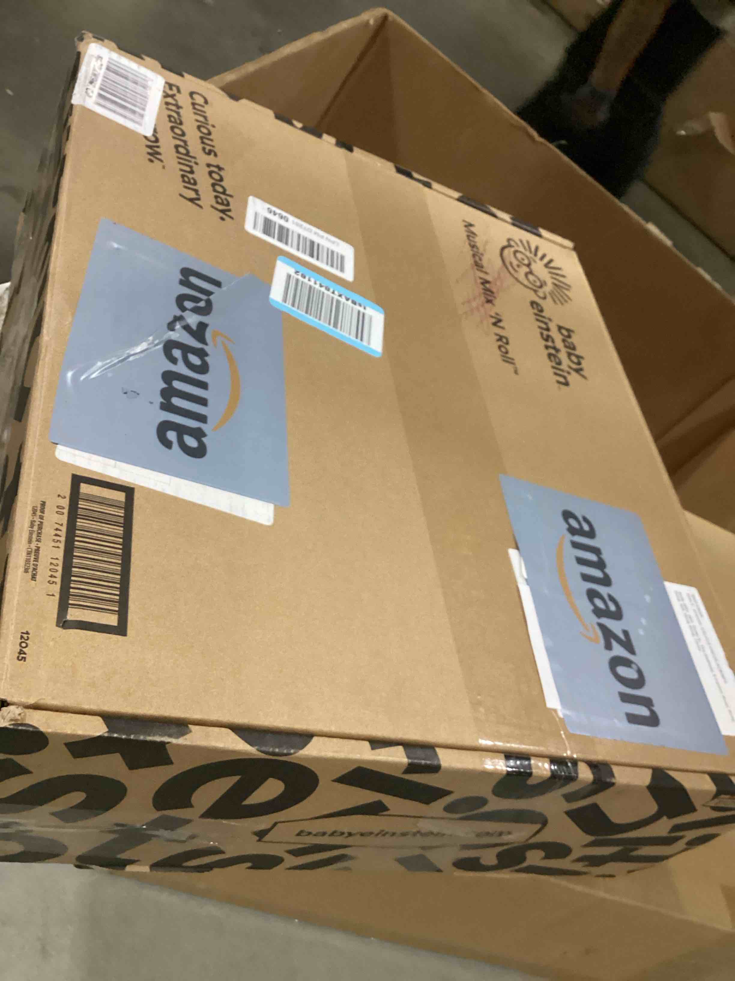 https://s3.amazonaws.com/lotting-images-prod/bidfta/TEA2411071_1745947620562.jpeg