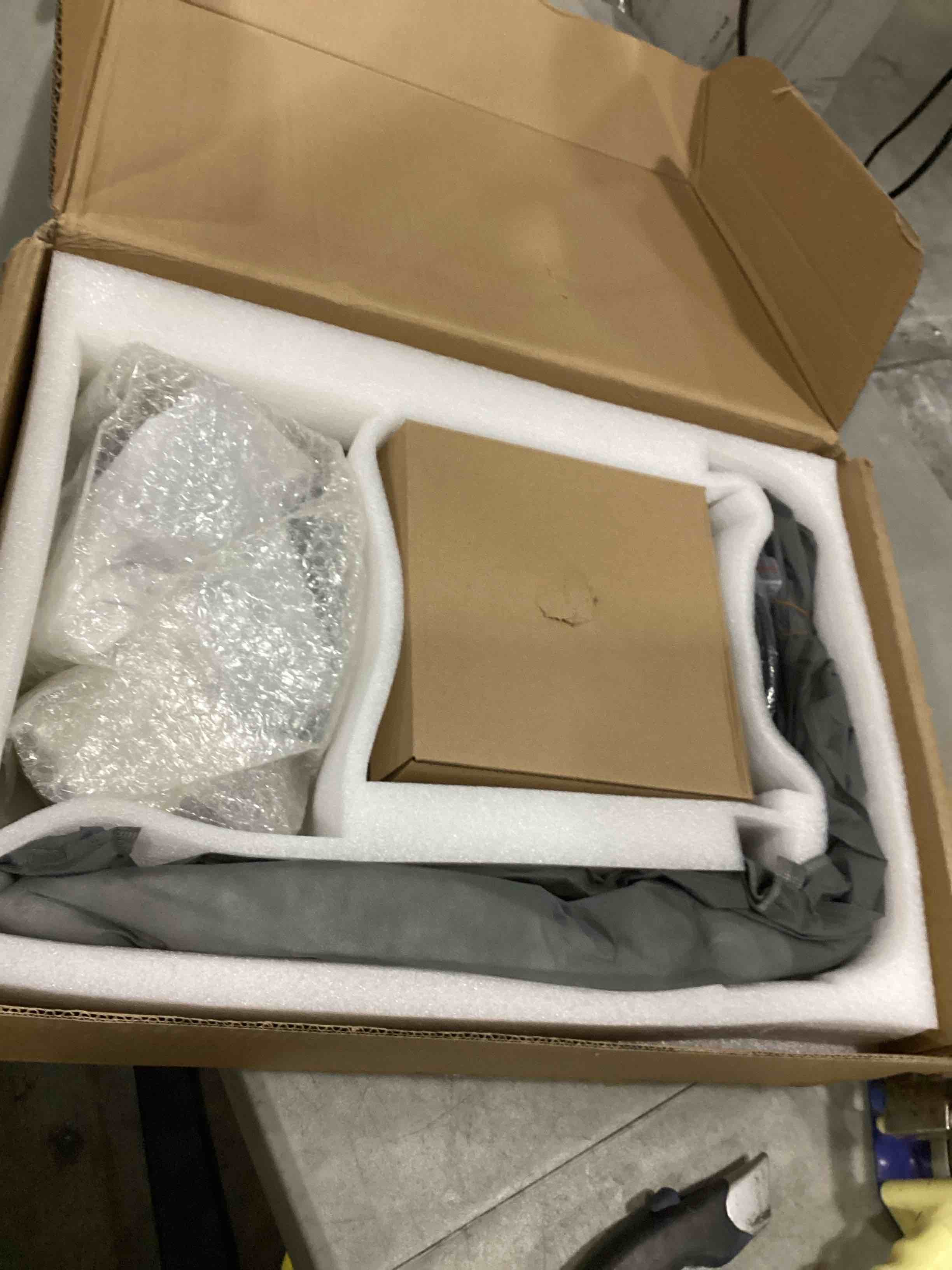 https://s3.amazonaws.com/lotting-images-prod/bidfta/TEA2411149_1746032051855.jpeg