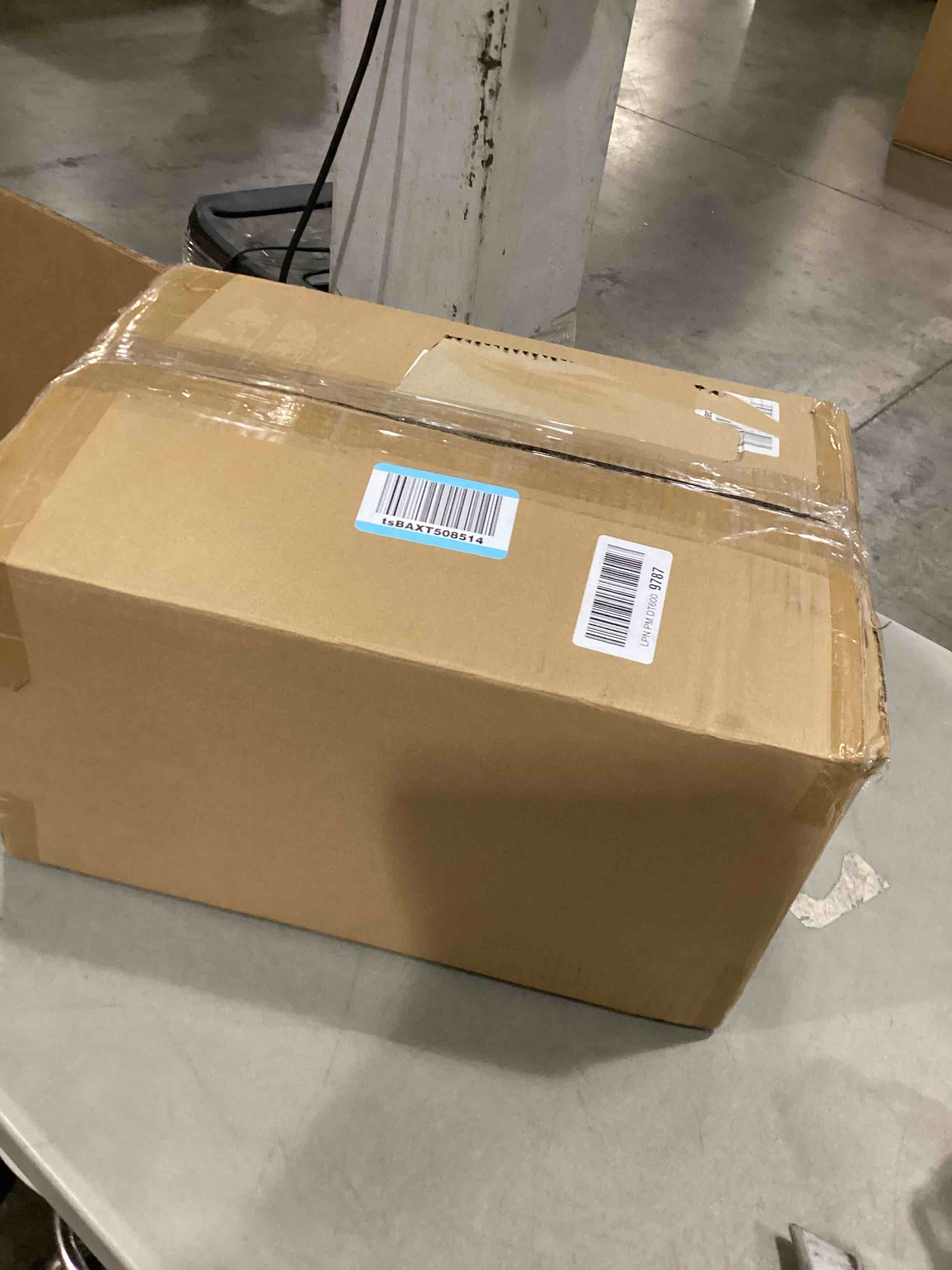 https://s3.amazonaws.com/lotting-images-prod/bidfta/TEA2411211_1746097927754.jpeg