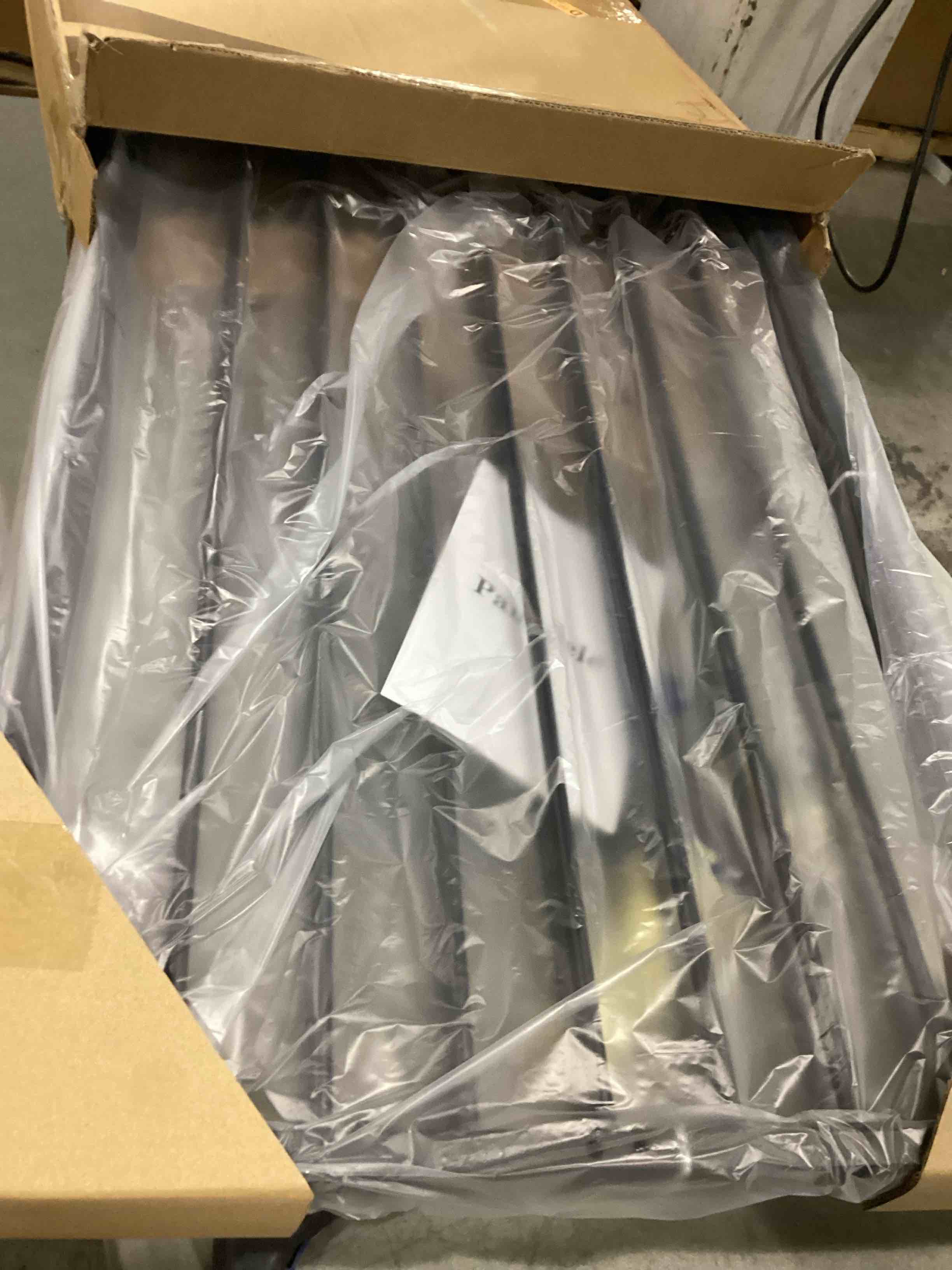 https://s3.amazonaws.com/lotting-images-prod/bidfta/TEA2411345_1746119348326.jpeg