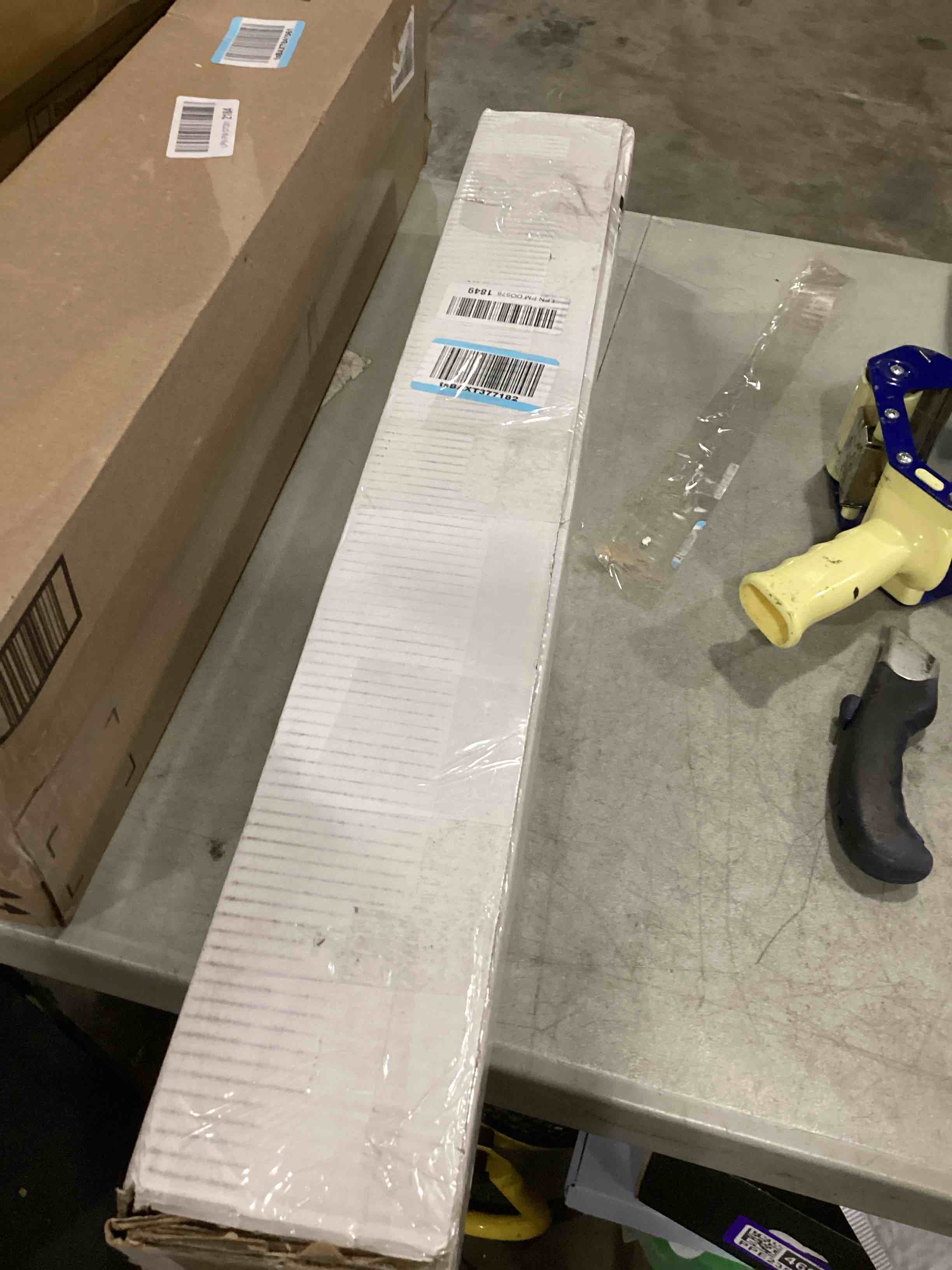 https://s3.amazonaws.com/lotting-images-prod/bidfta/TEA2411433_1746189557803.jpeg