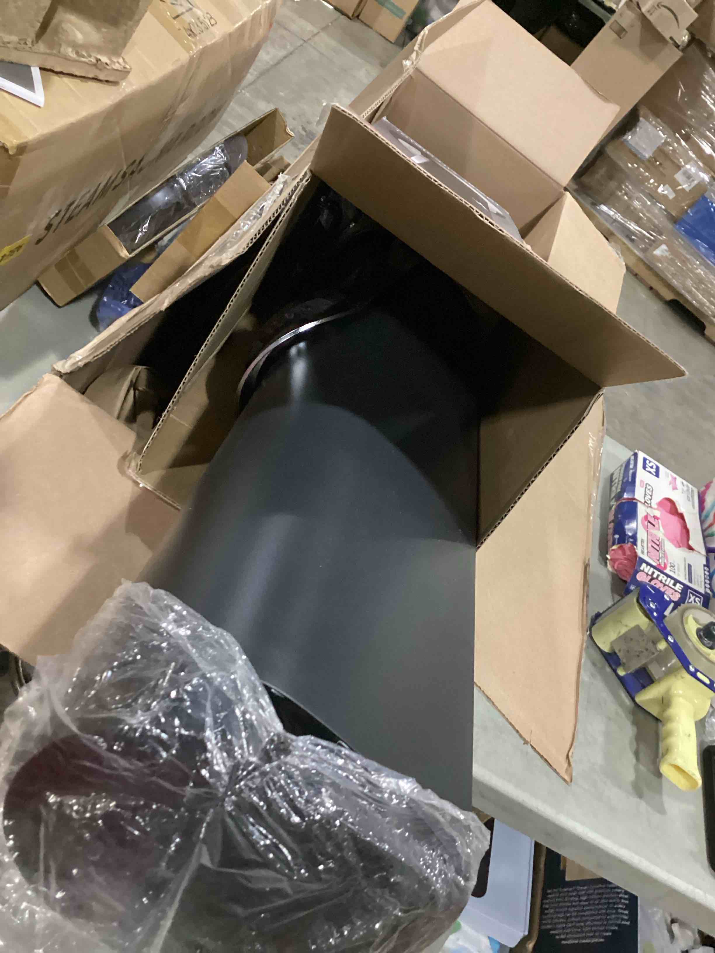 https://s3.amazonaws.com/lotting-images-prod/bidfta/TEA2411944_1746542580574.jpeg