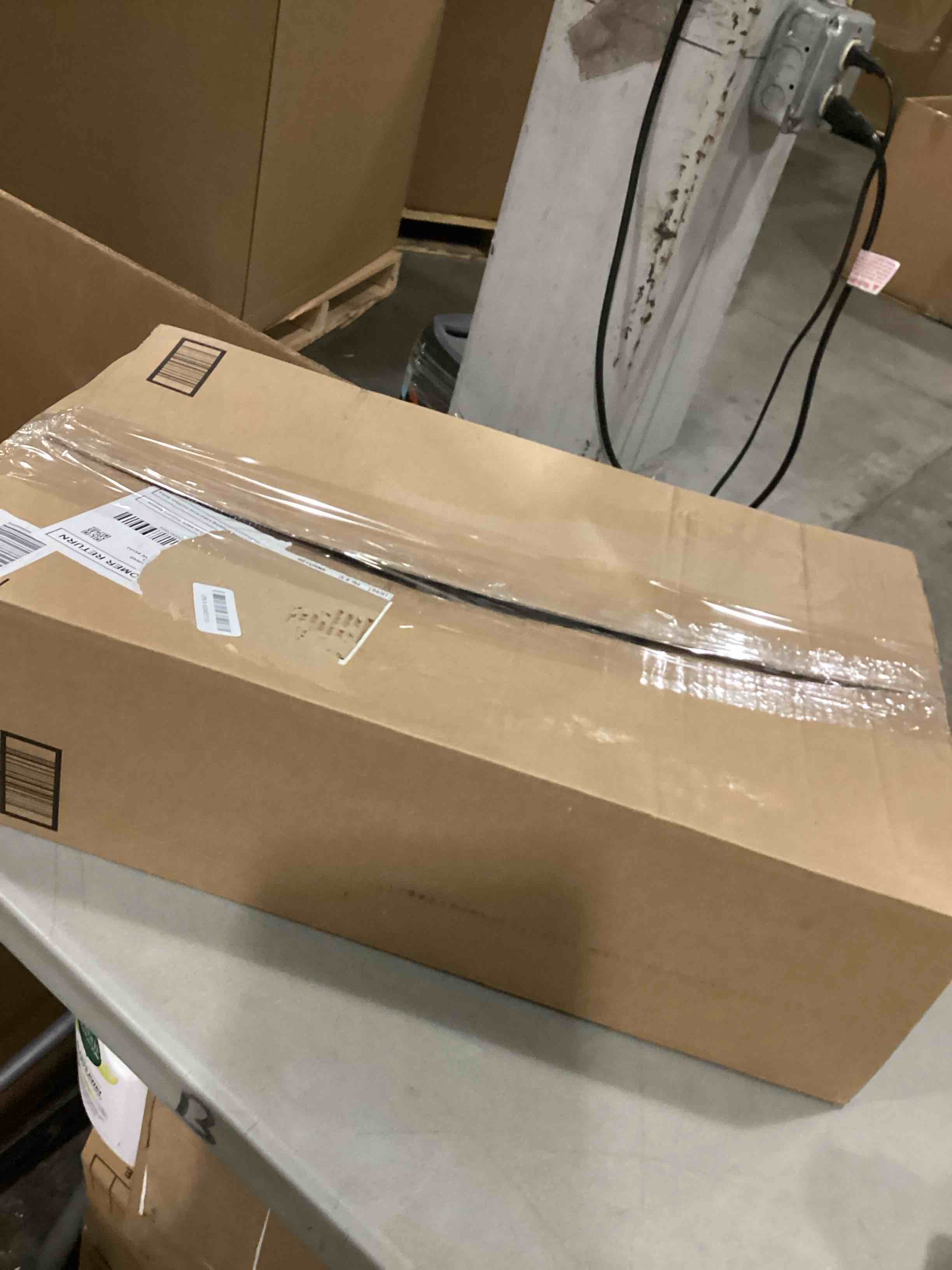 https://s3.amazonaws.com/lotting-images-prod/bidfta/TEA2412610_1747061685391.jpeg