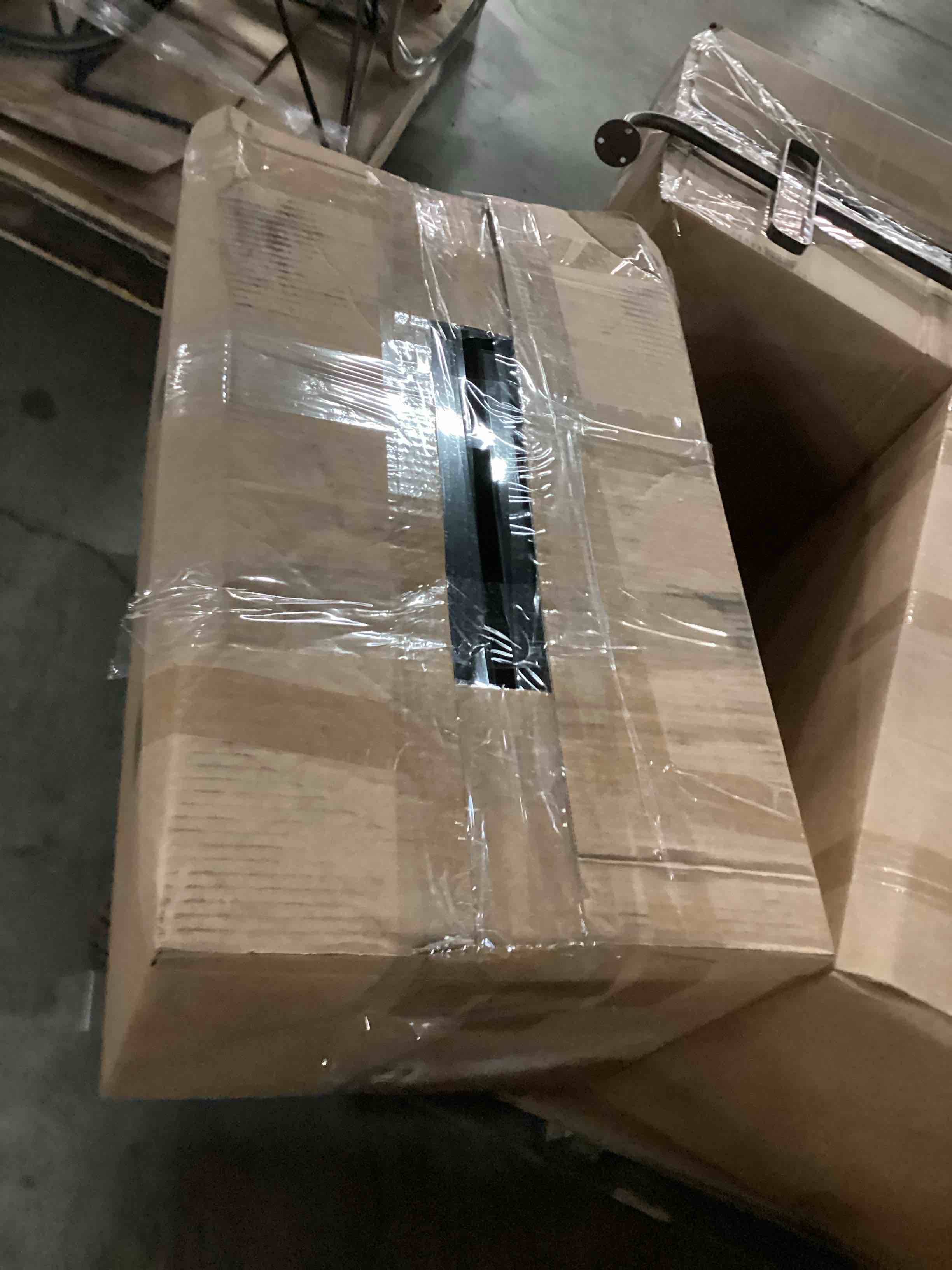 https://s3.amazonaws.com/lotting-images-prod/bidfta/TEA2413154_1751396911487.jpeg