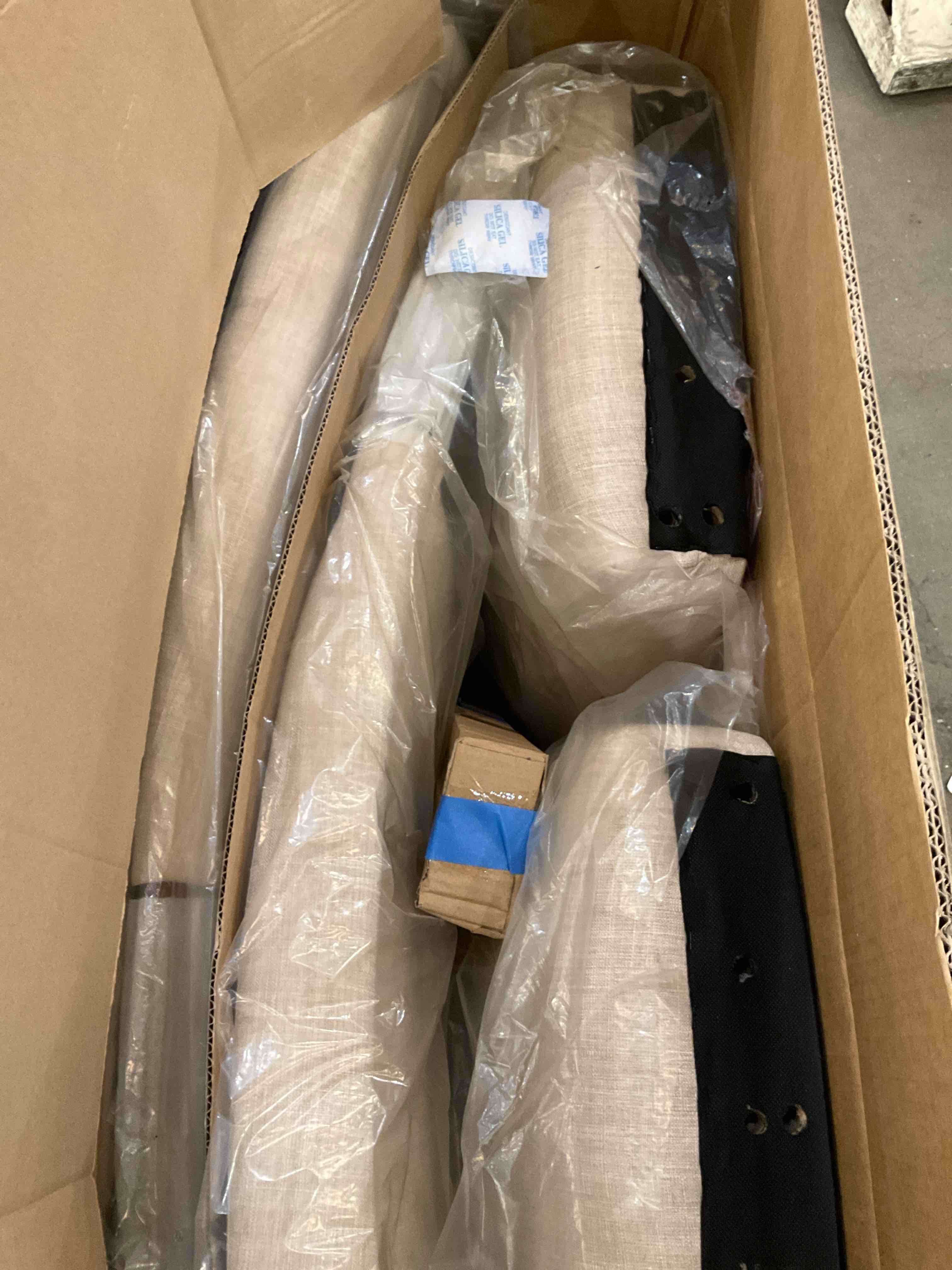 https://s3.amazonaws.com/lotting-images-prod/bidfta/TEA2464627_1742917208592.jpeg