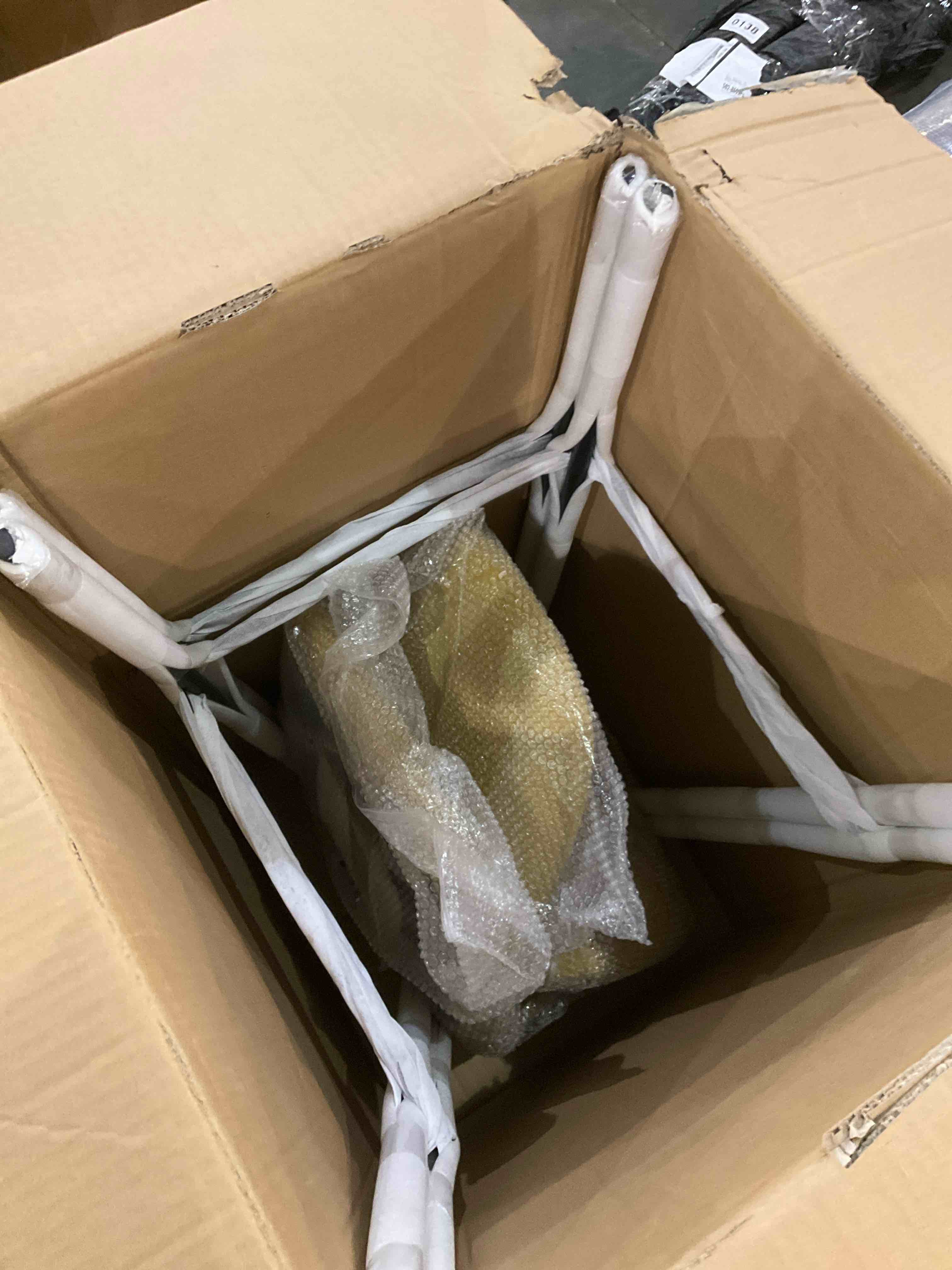 https://s3.amazonaws.com/lotting-images-prod/bidfta/TEA2467012_1742988975040.jpeg