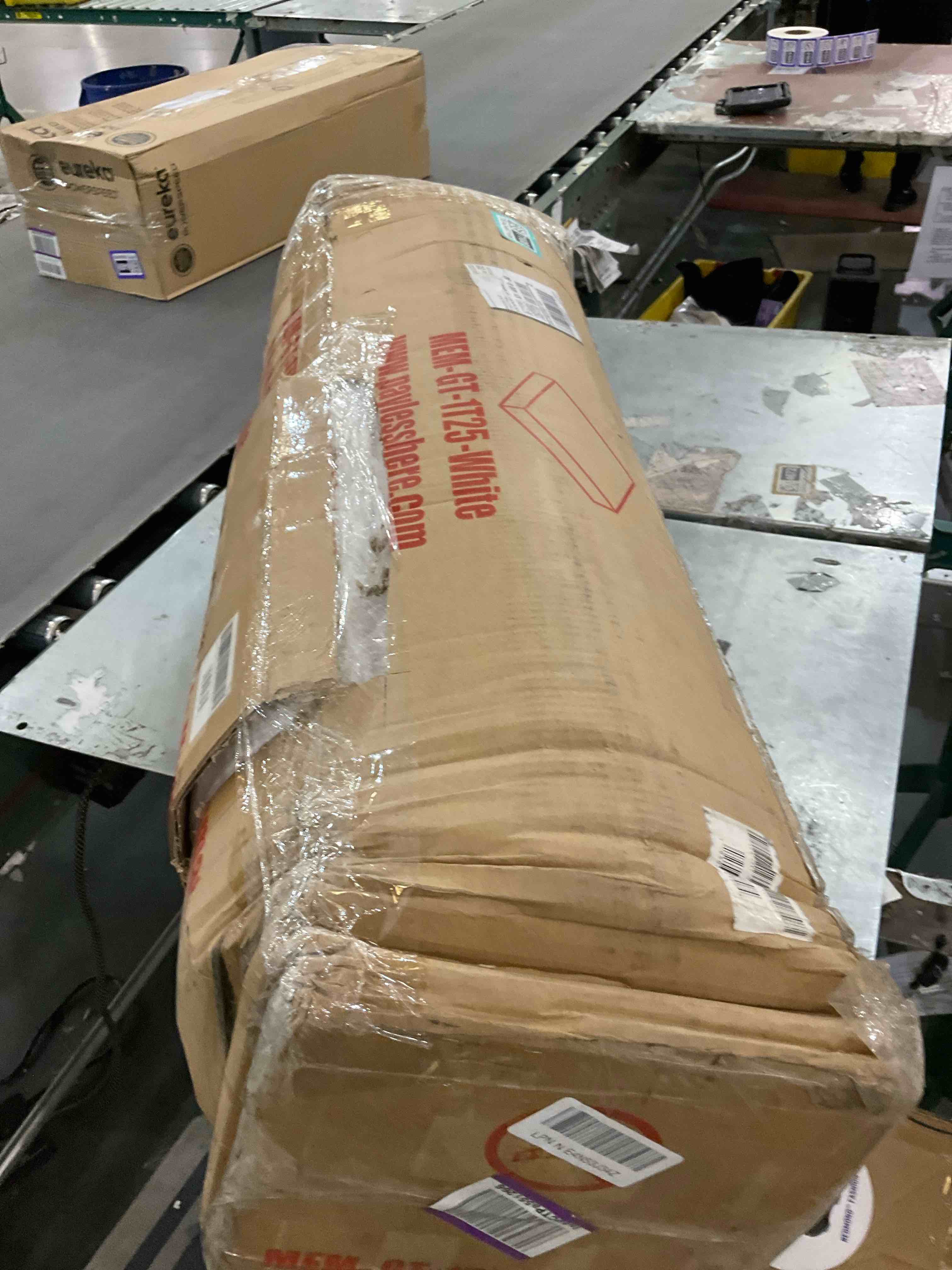 https://s3.amazonaws.com/lotting-images-prod/bidfta/TEA2467108_1742397780130.jpeg