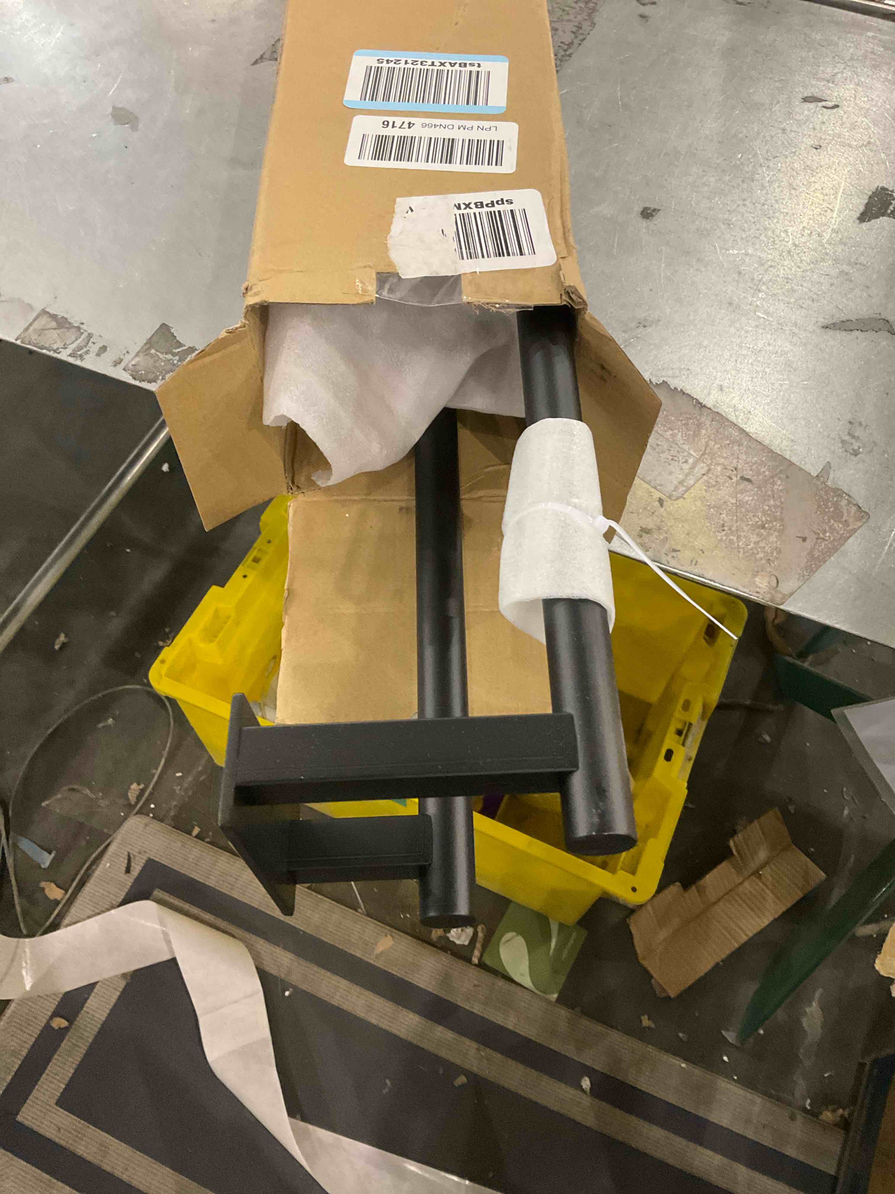 https://s3.amazonaws.com/lotting-images-prod/bidfta/TEA2467487_1742481042458.jpeg