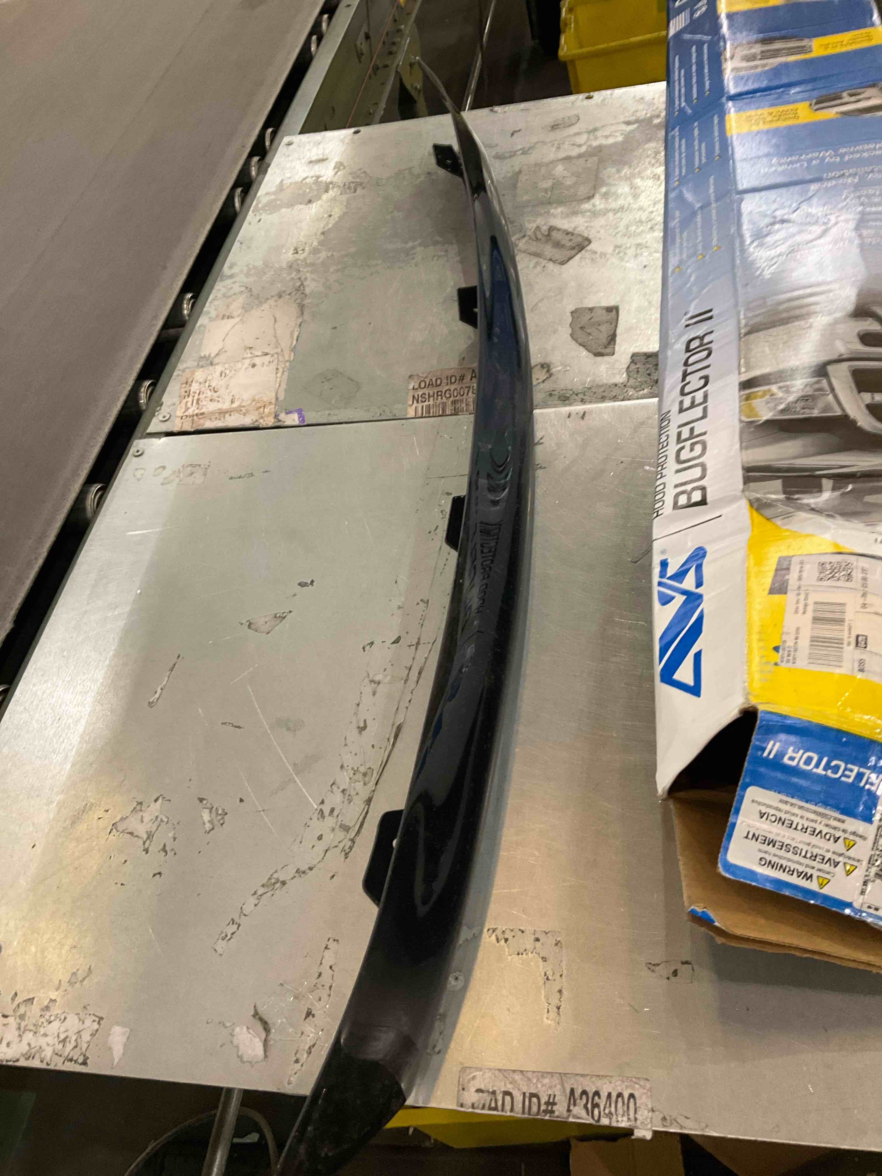 Auto Ventshade [AVS] Bugflector II / Hood Shield | Fits 2016 - 2020 Kia Sorento, 1 pc. | Dark Smoke - 24917