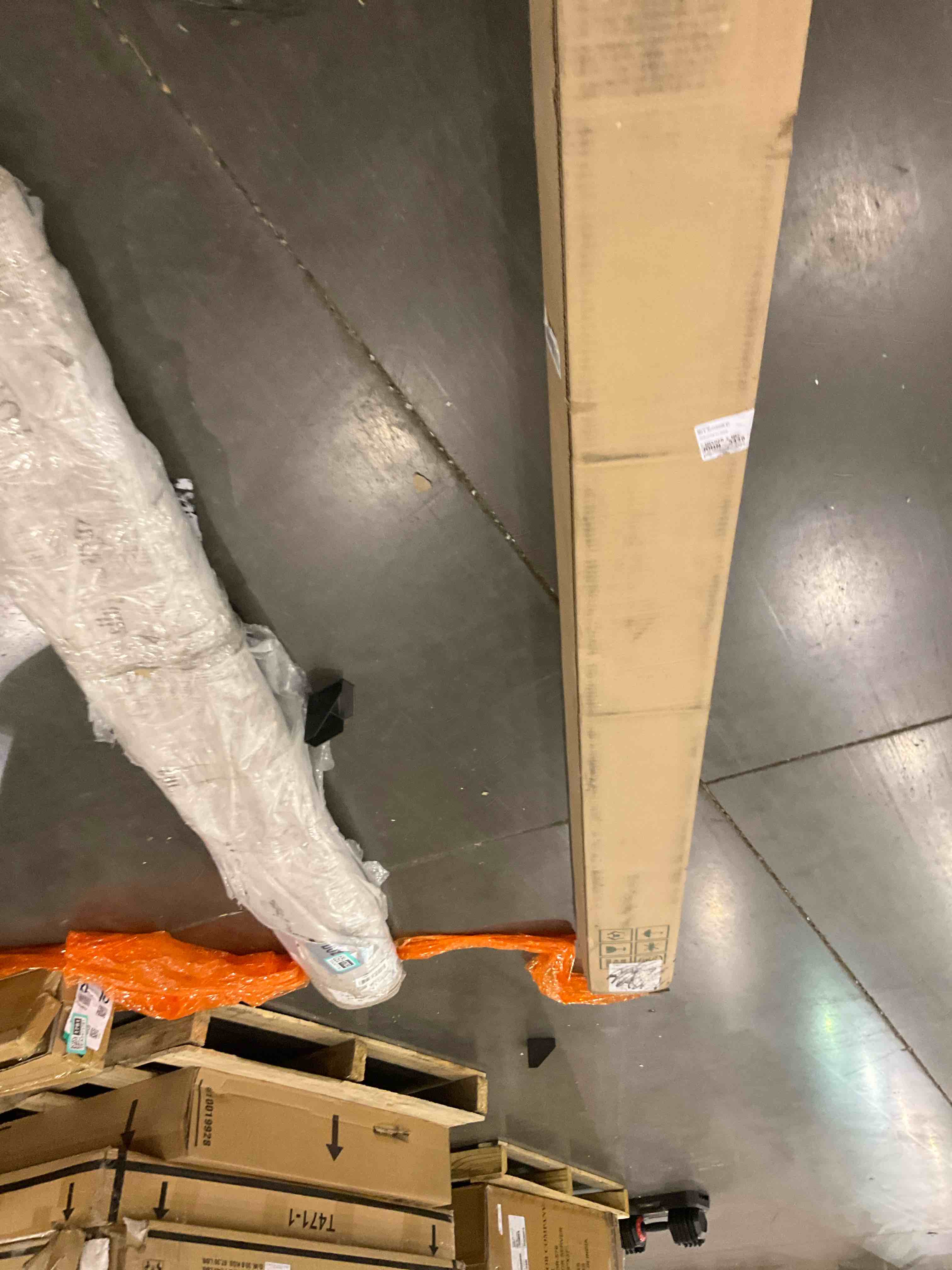https://s3.amazonaws.com/lotting-images-prod/bidfta/TEA2471784_1744114754844.jpeg