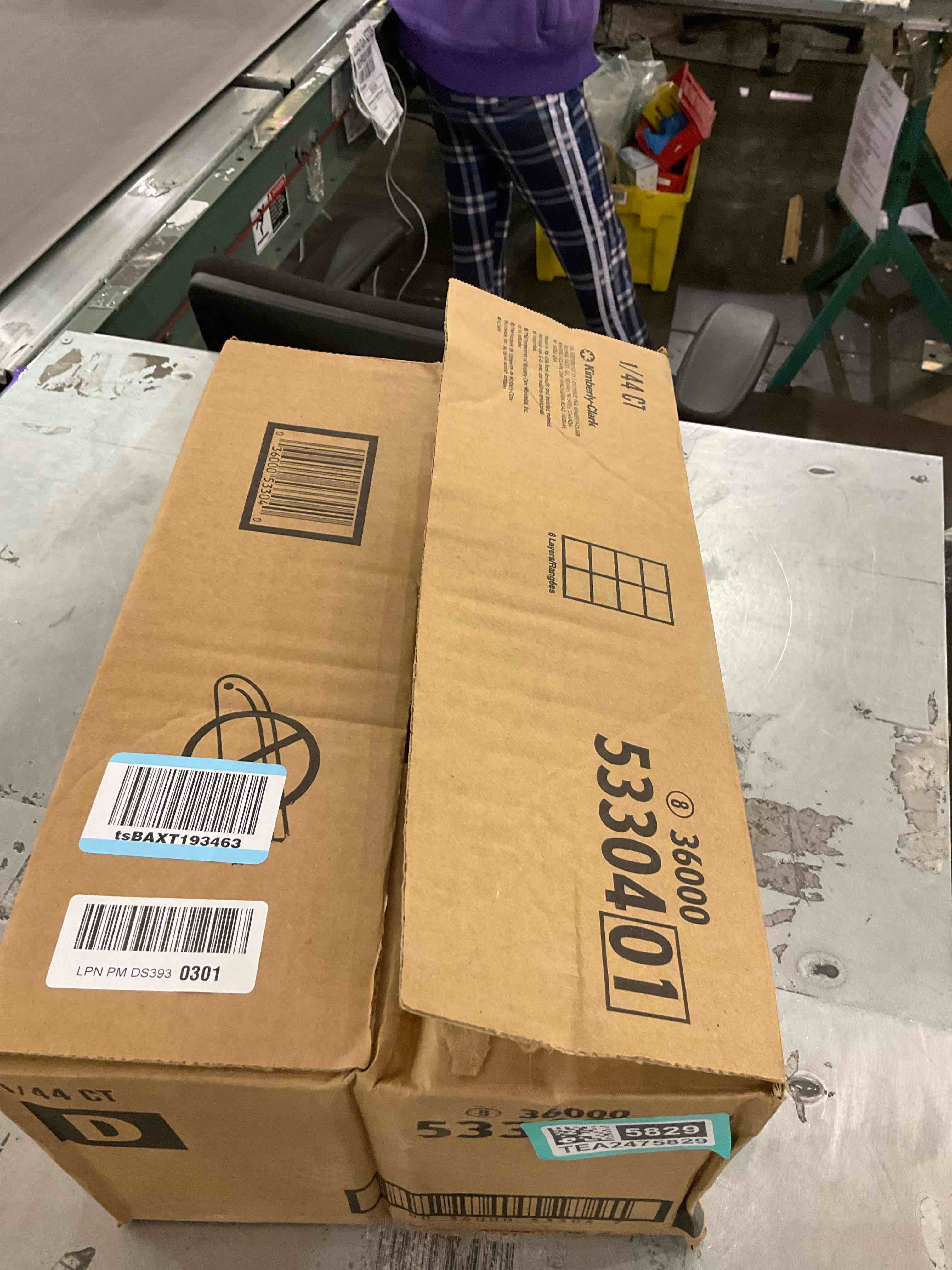 https://s3.amazonaws.com/lotting-images-prod/bidfta/TEA2475829_1744295003694.jpeg