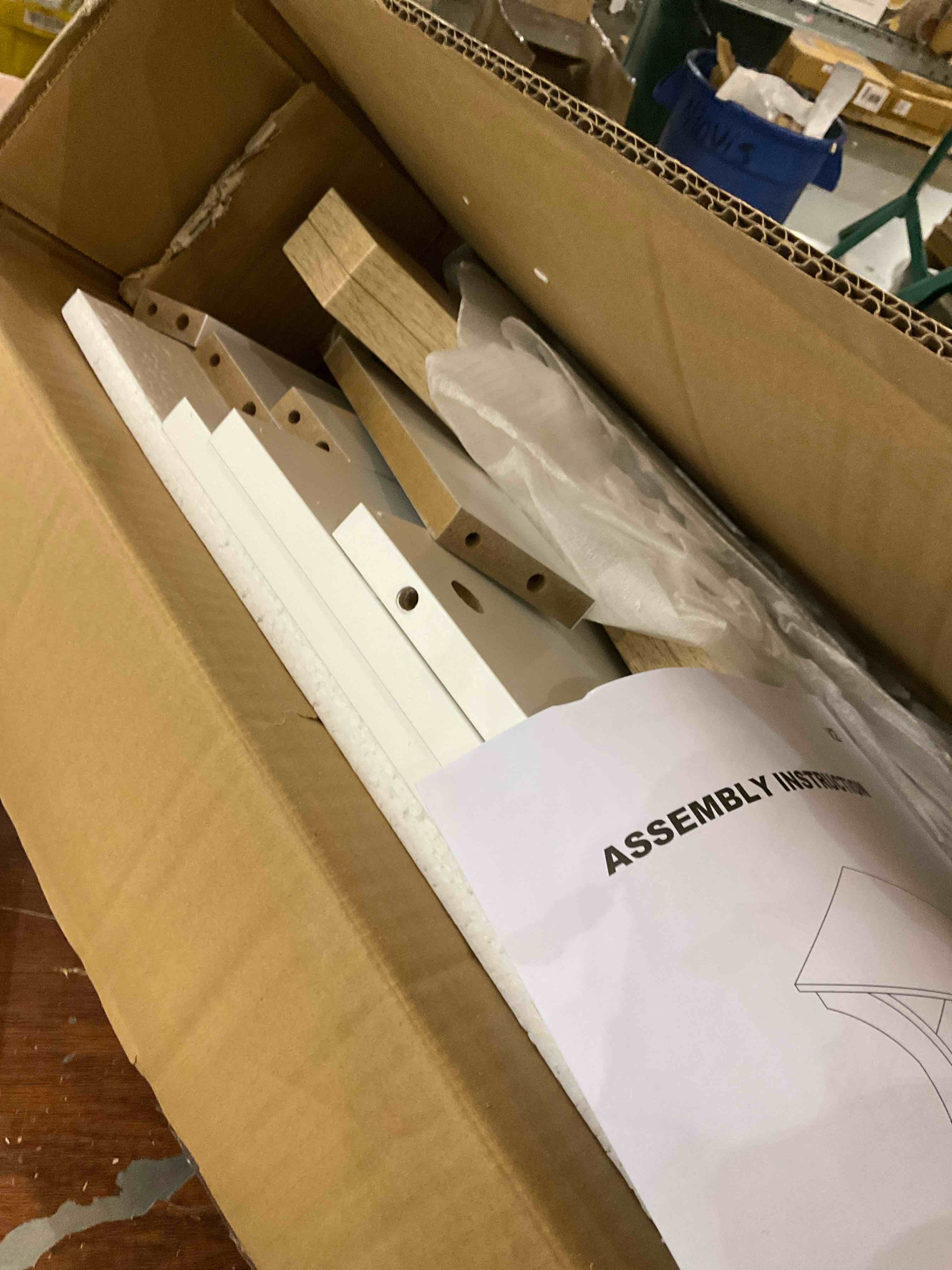 https://s3.amazonaws.com/lotting-images-prod/bidfta/TEA2475870_1744297514101.jpeg