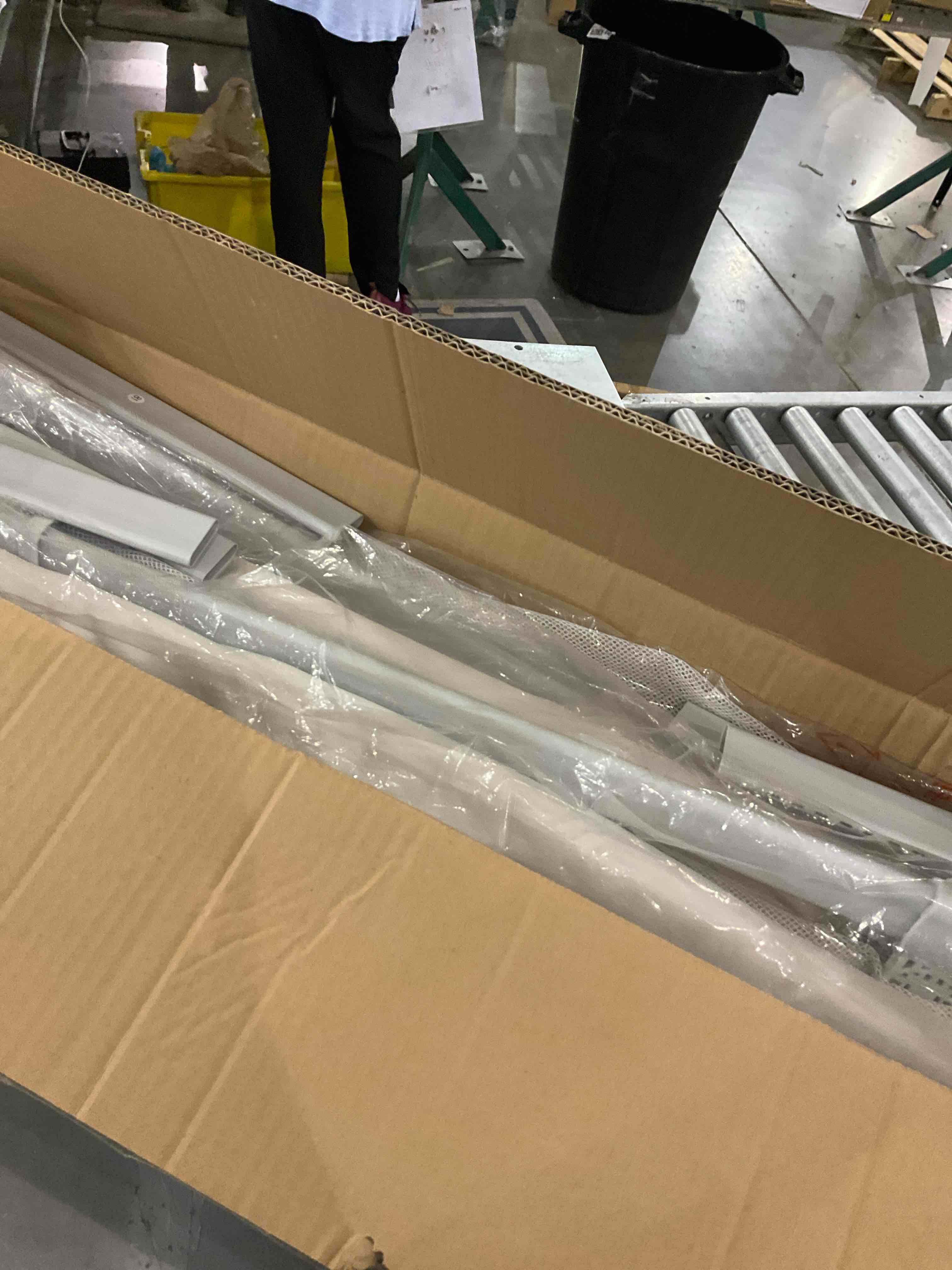 https://s3.amazonaws.com/lotting-images-prod/bidfta/TEA2476097_1743430969505.jpeg