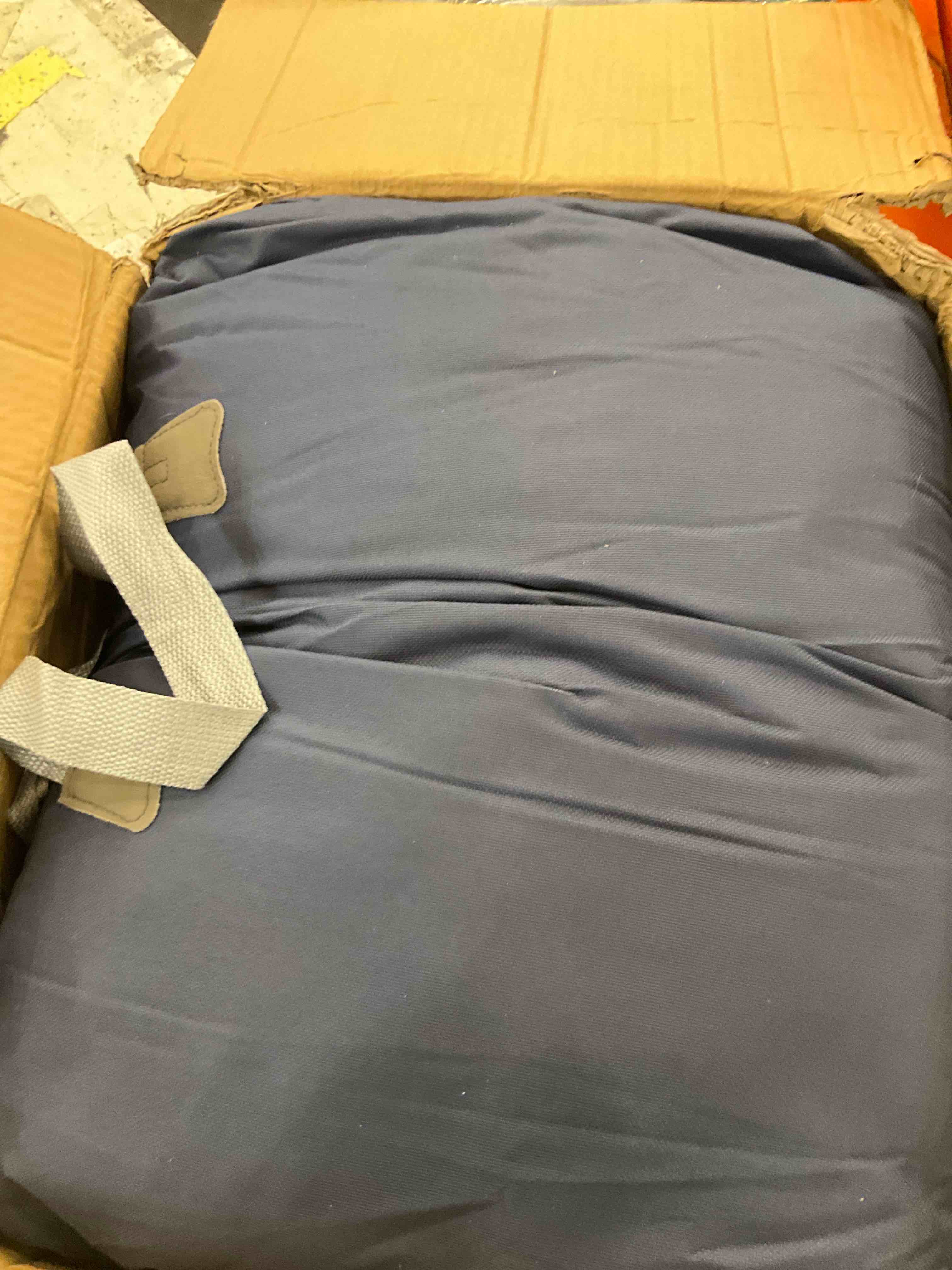 https://s3.amazonaws.com/lotting-images-prod/bidfta/TEA2476489_1743522084938.jpeg