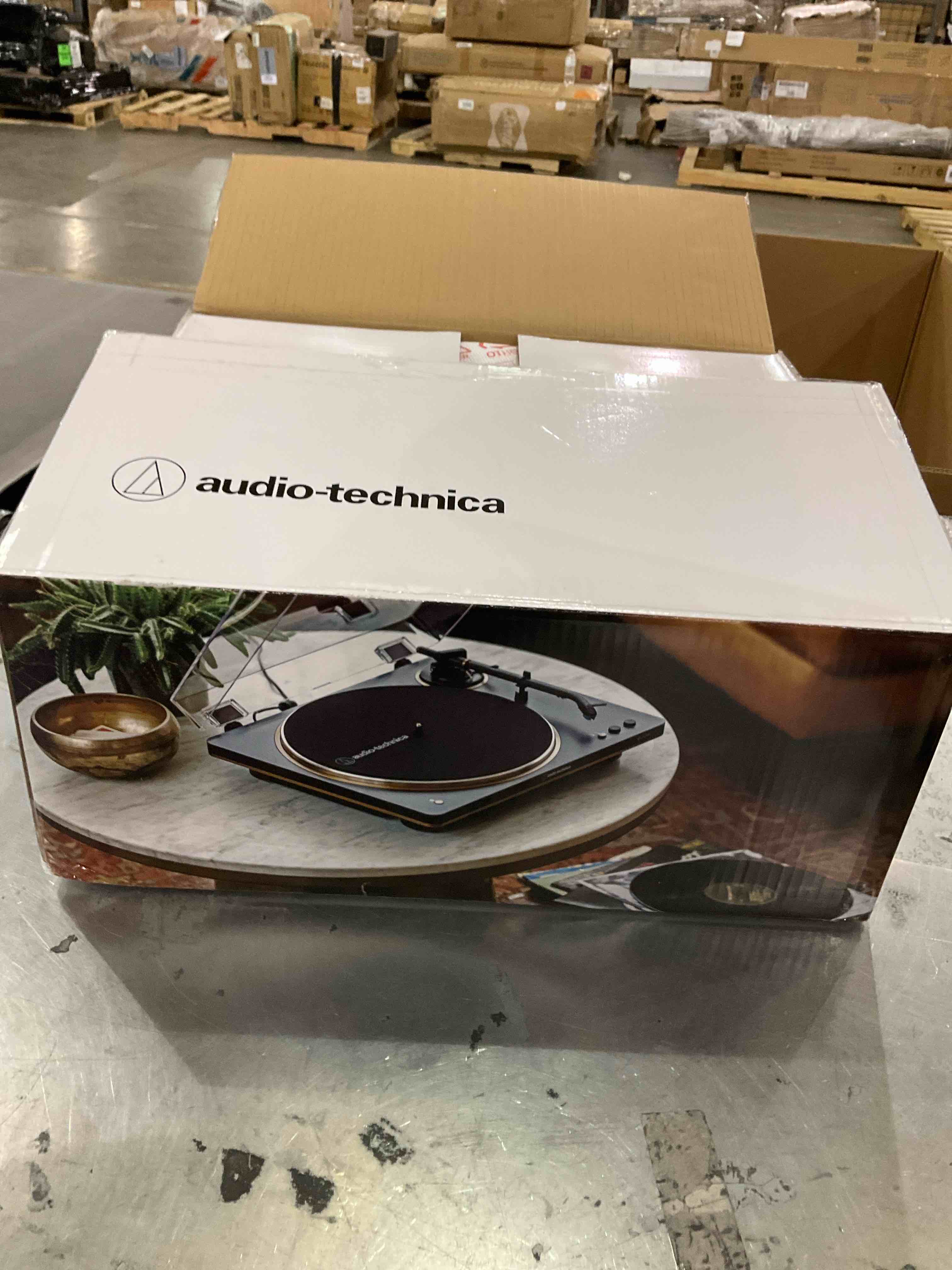 https://s3.amazonaws.com/lotting-images-prod/bidfta/TEA2479597_1743440415951.jpeg