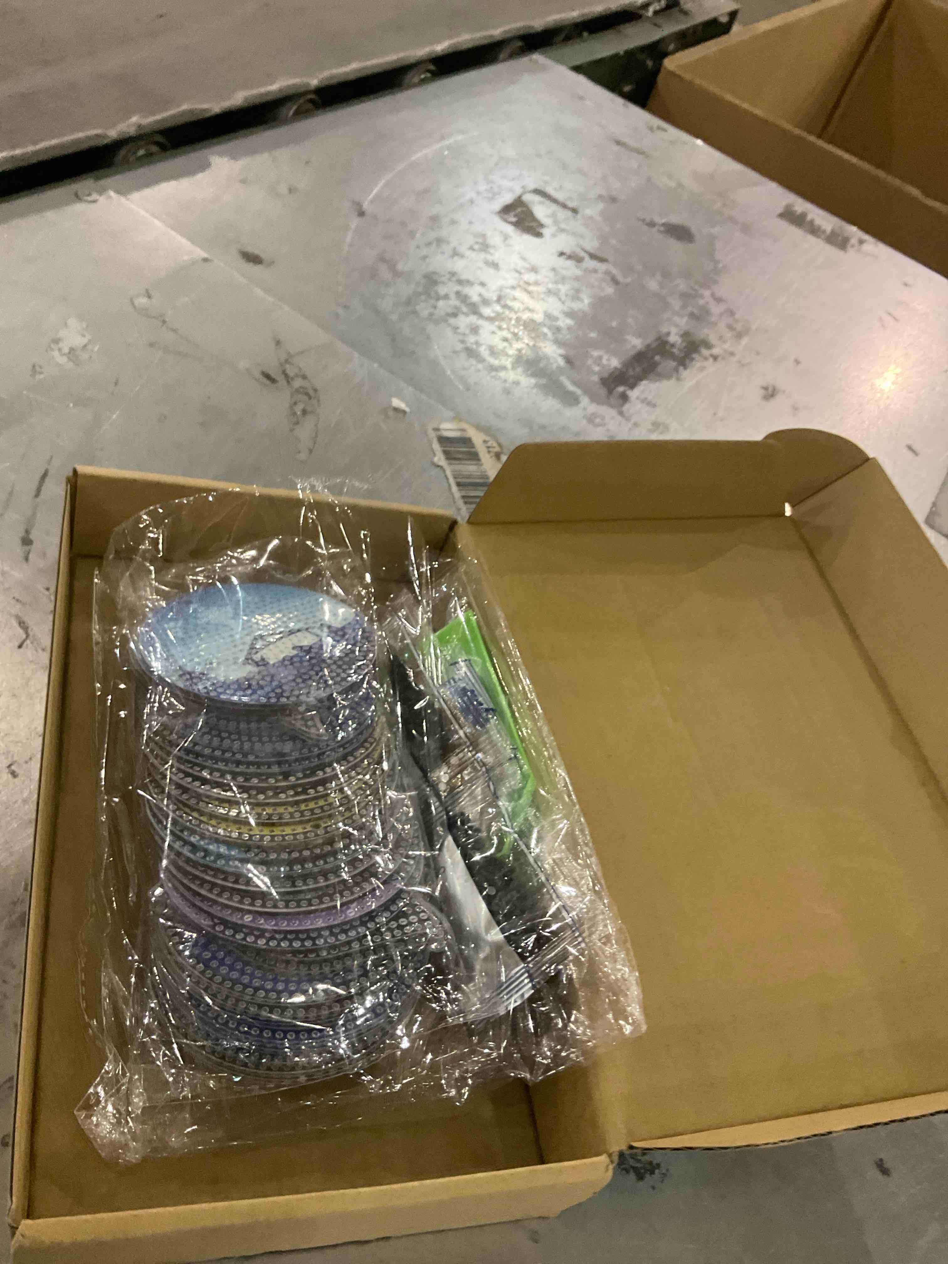 https://s3.amazonaws.com/lotting-images-prod/bidfta/TEA2481001_1743689331471.jpeg