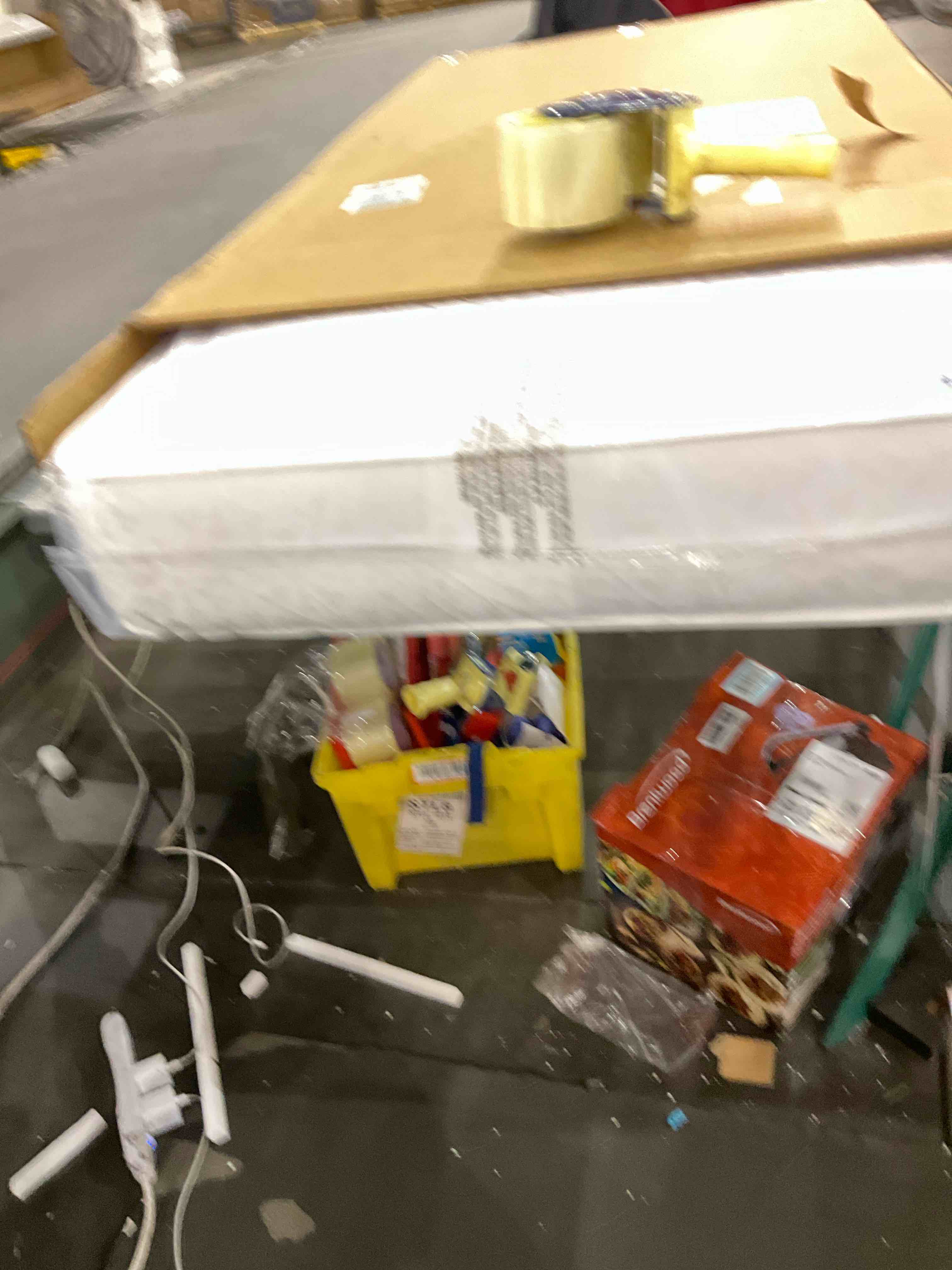 https://s3.amazonaws.com/lotting-images-prod/bidfta/TEA2481023_1743692308477.jpeg