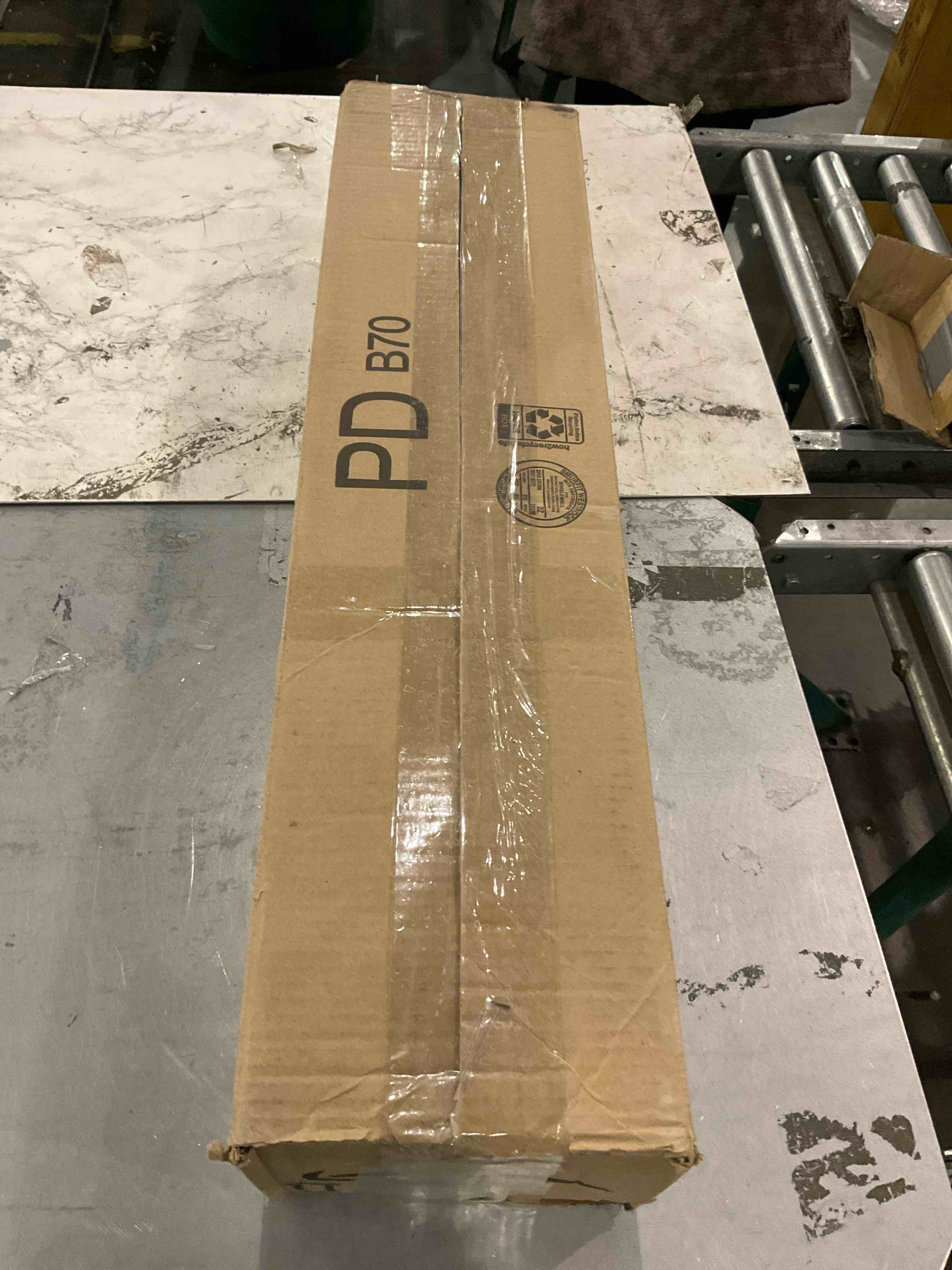https://s3.amazonaws.com/lotting-images-prod/bidfta/TEA2482018_1744371371136.jpeg