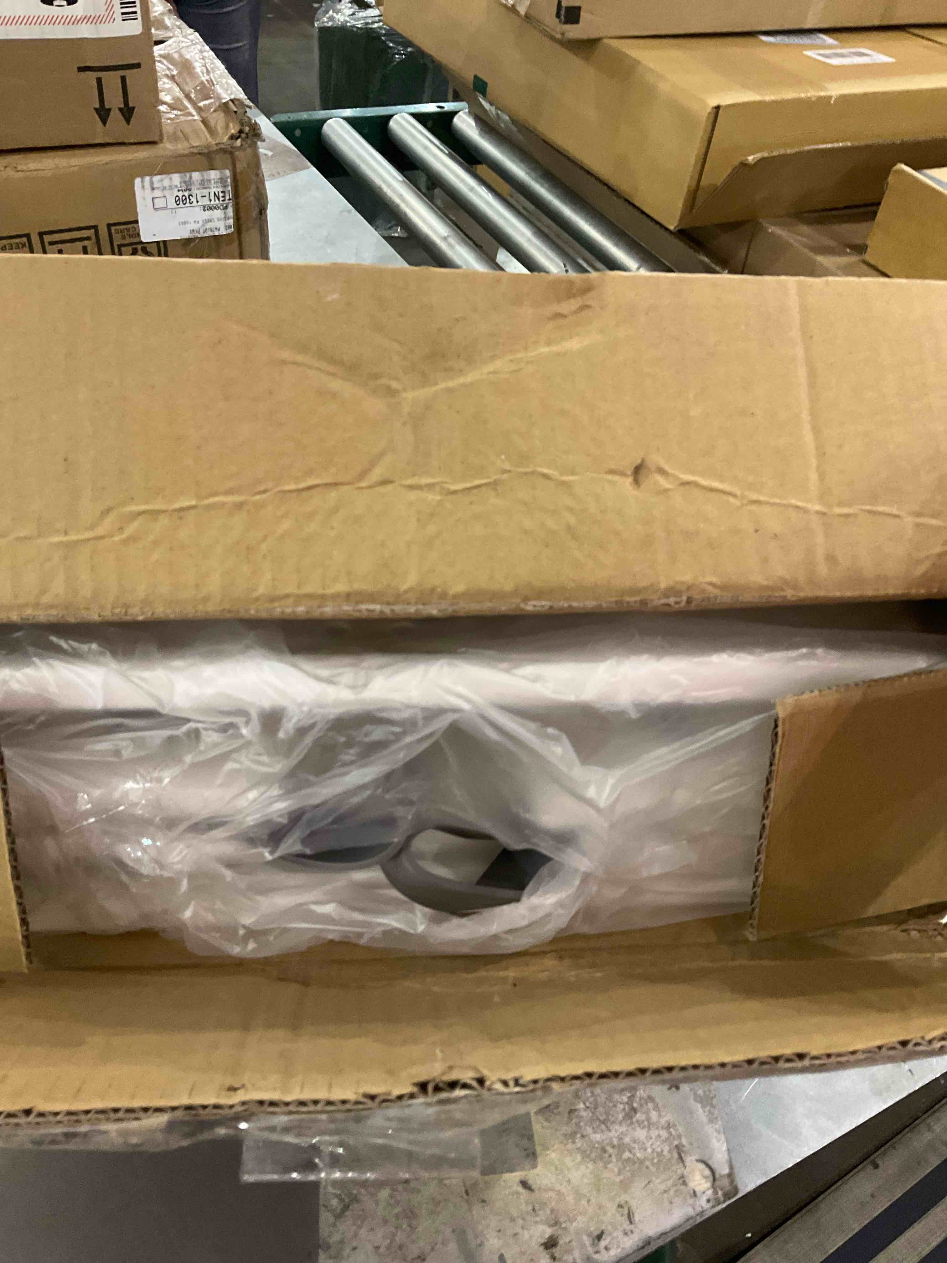 https://s3.amazonaws.com/lotting-images-prod/bidfta/TEA2485666_1743509442626.jpeg