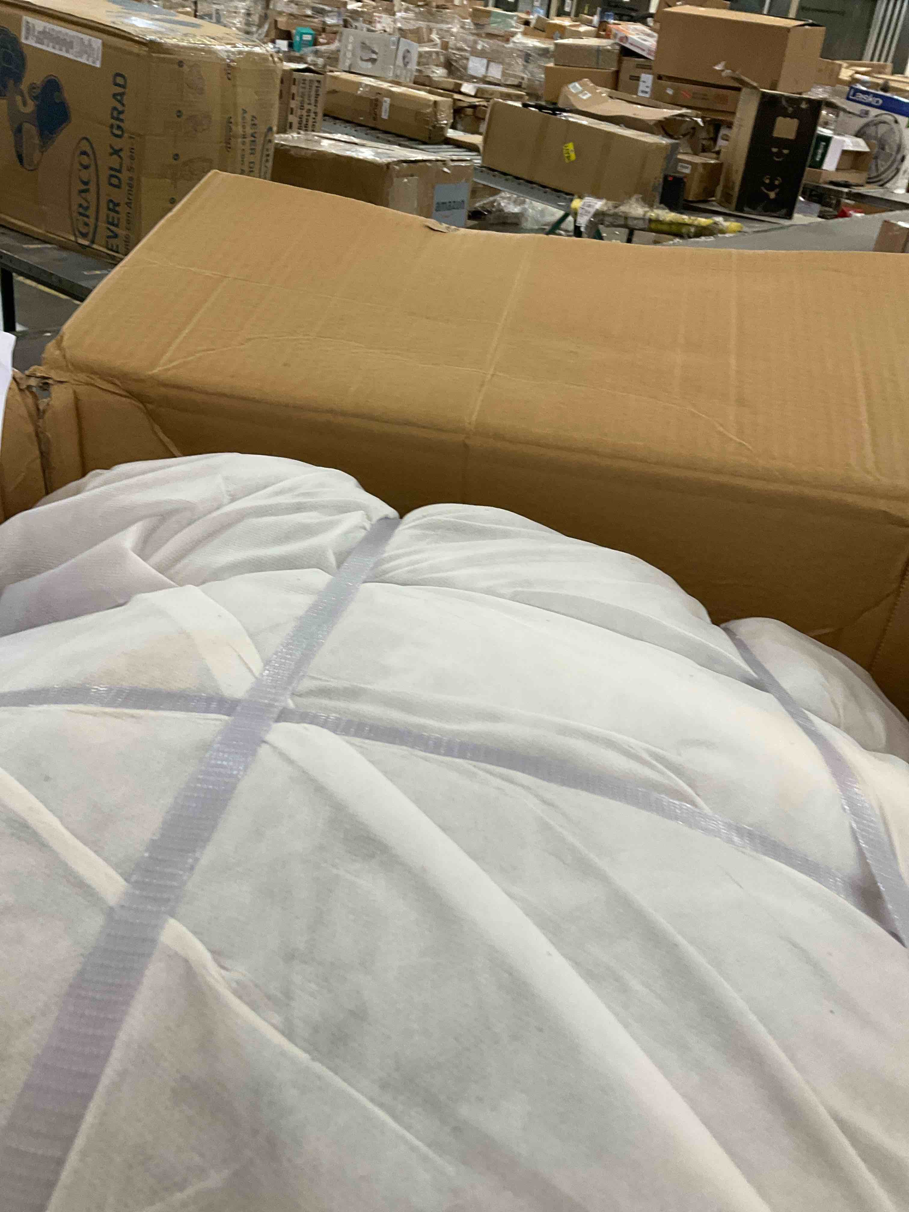 https://s3.amazonaws.com/lotting-images-prod/bidfta/TEA2486128_1743529897767.jpeg
