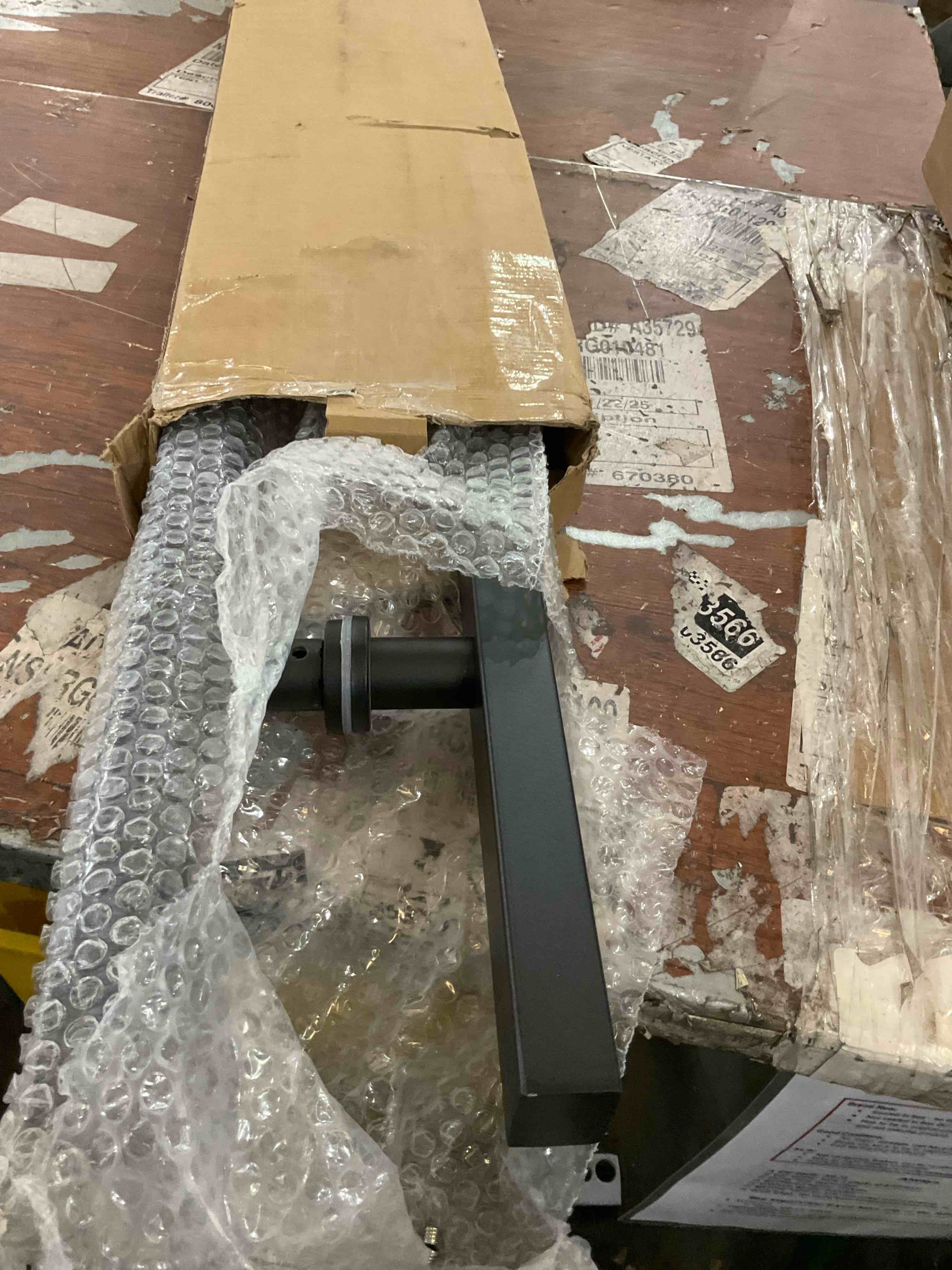 https://s3.amazonaws.com/lotting-images-prod/bidfta/TEA2486306_1743534737380.jpeg