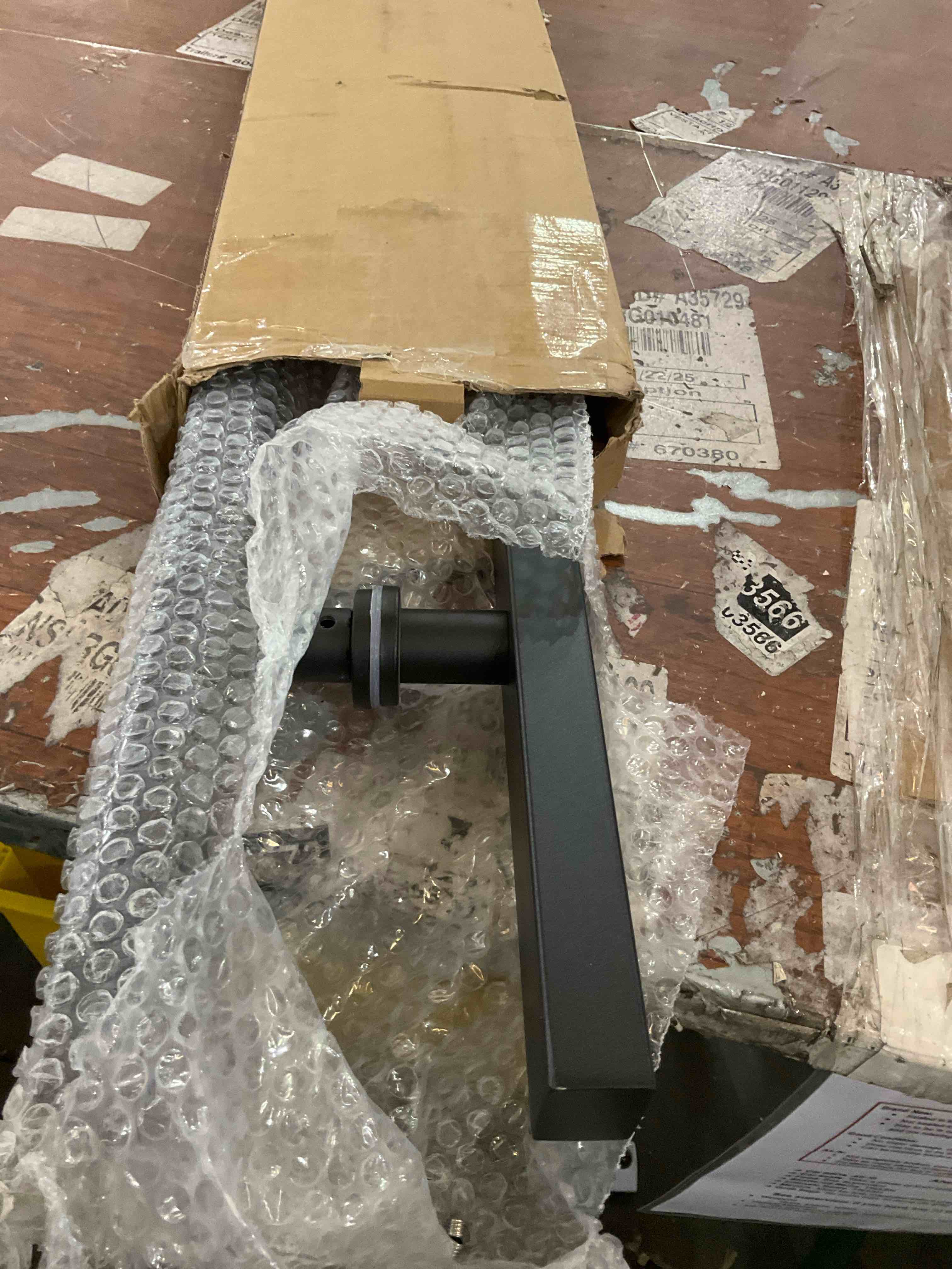 https://s3.amazonaws.com/lotting-images-prod/bidfta/TEA2486306_1743534739185.jpeg