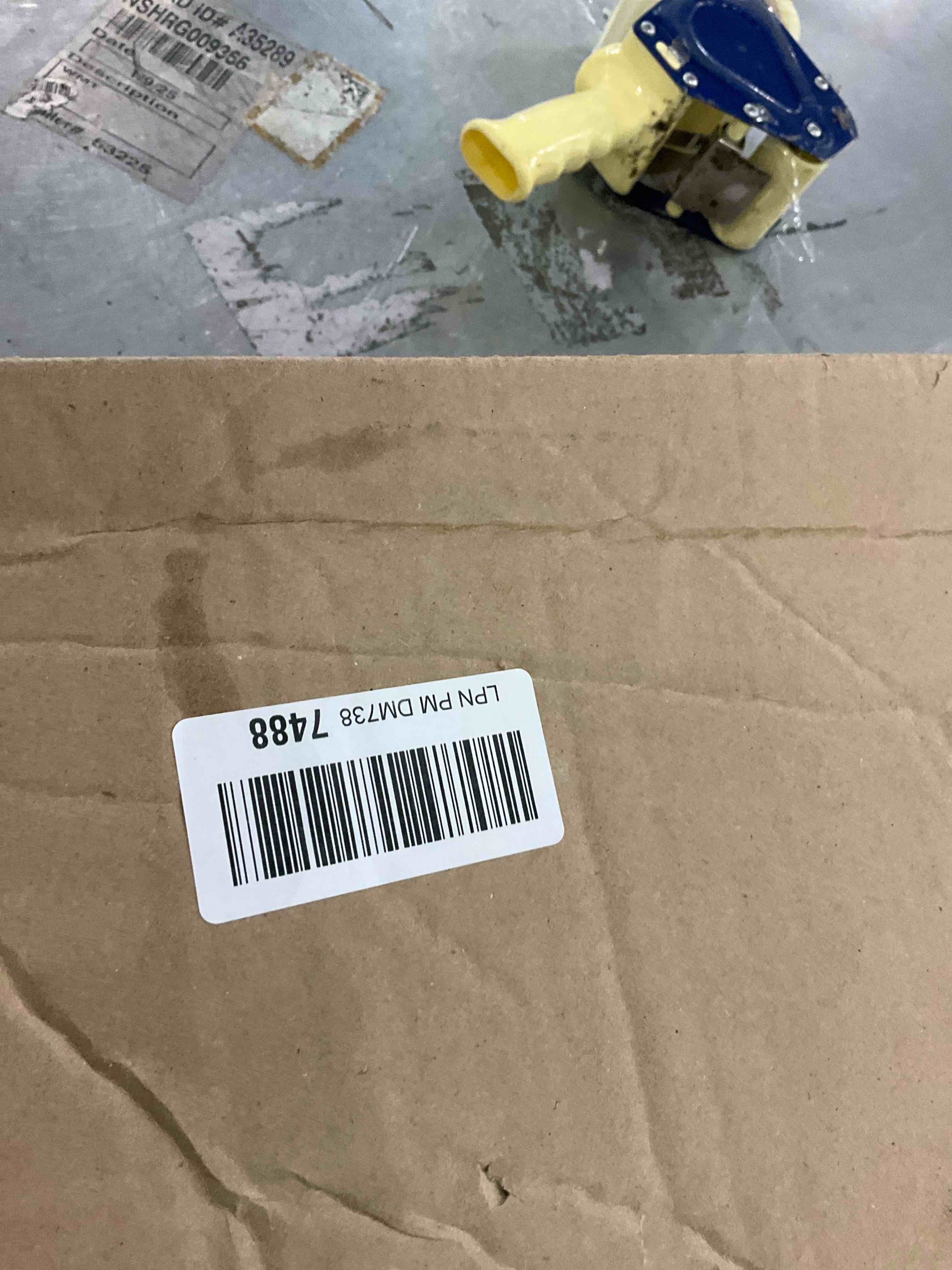 https://s3.amazonaws.com/lotting-images-prod/bidfta/TEA2486750_1743614110233.jpeg
