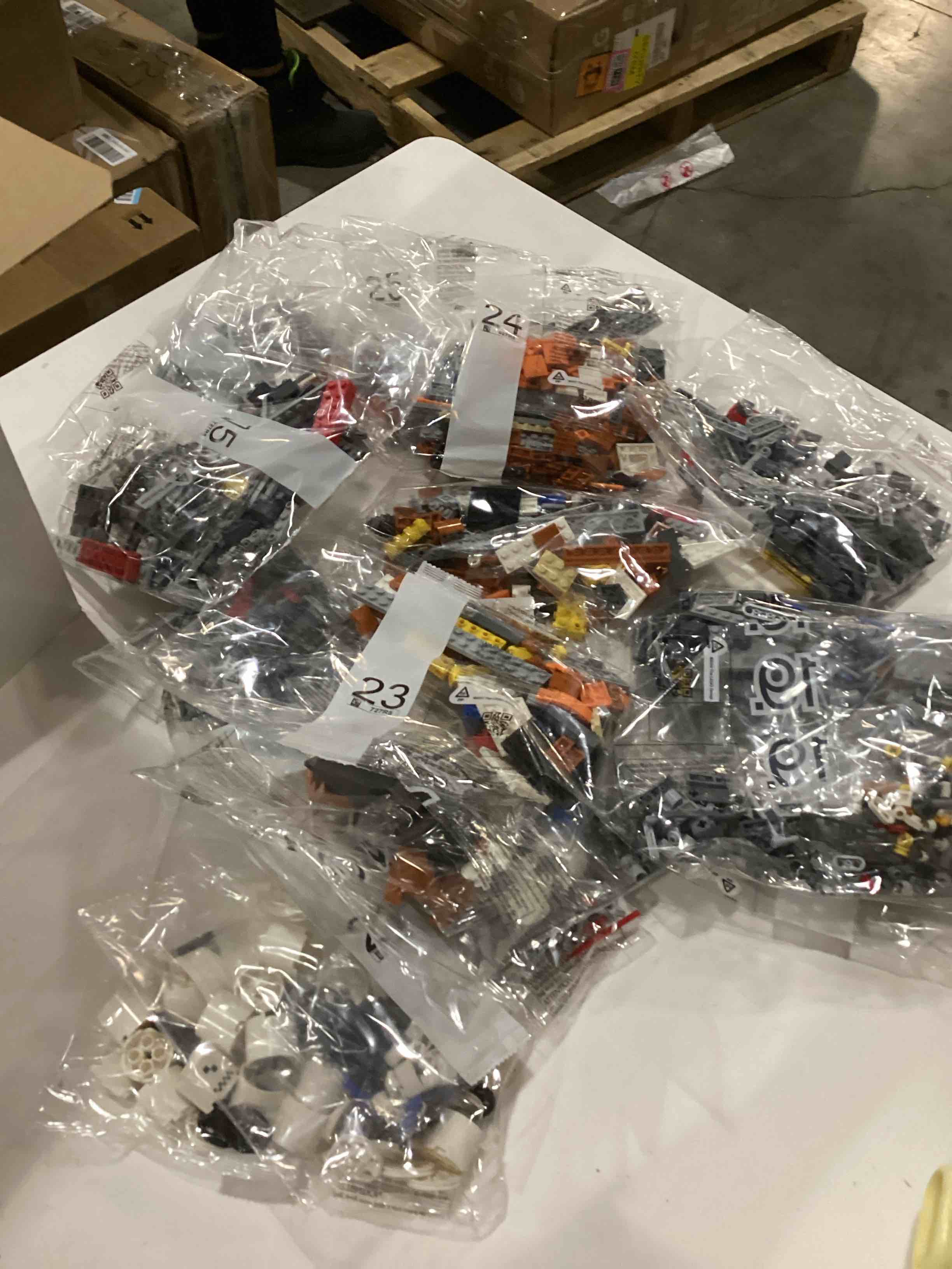 Condition photo showing Good Condition for LEGO Icons NASA Artemis Space Launch System - DIY Rocket Model Building Set for Adults, Ages 18+ - Gifts for Birthdays - Unique Bedroom Decoration for Space & NASA Lovers - 10341