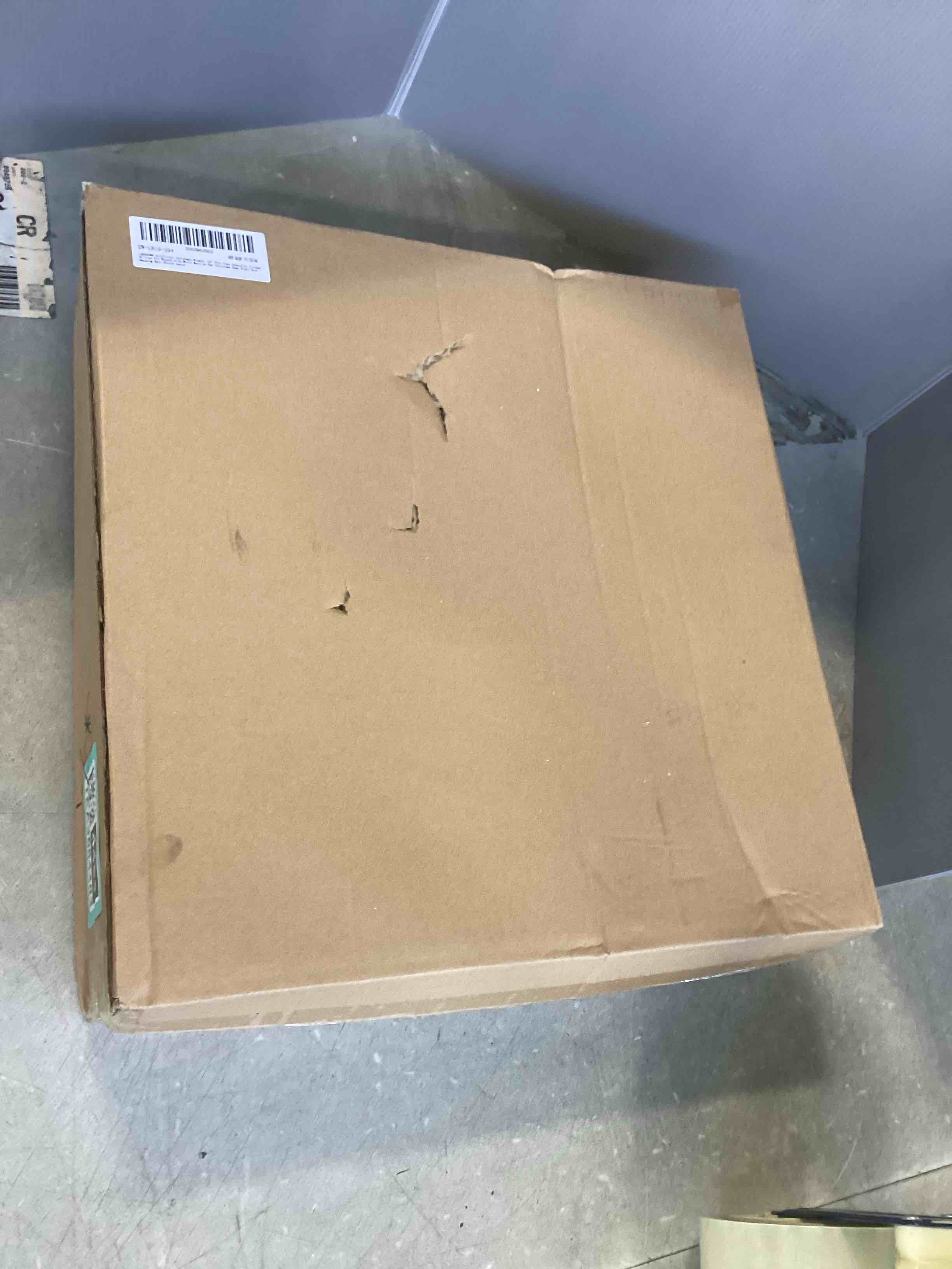 https://s3.amazonaws.com/lotting-images-prod/bidfta/TEA2560613_1753208878130.jpeg